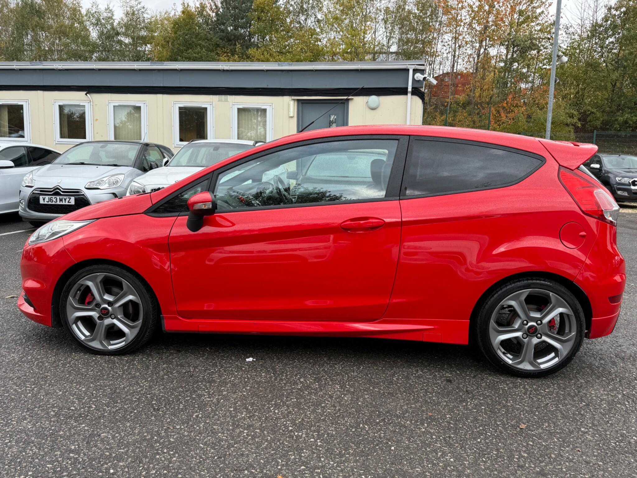 Ford Fiesta - Image 11