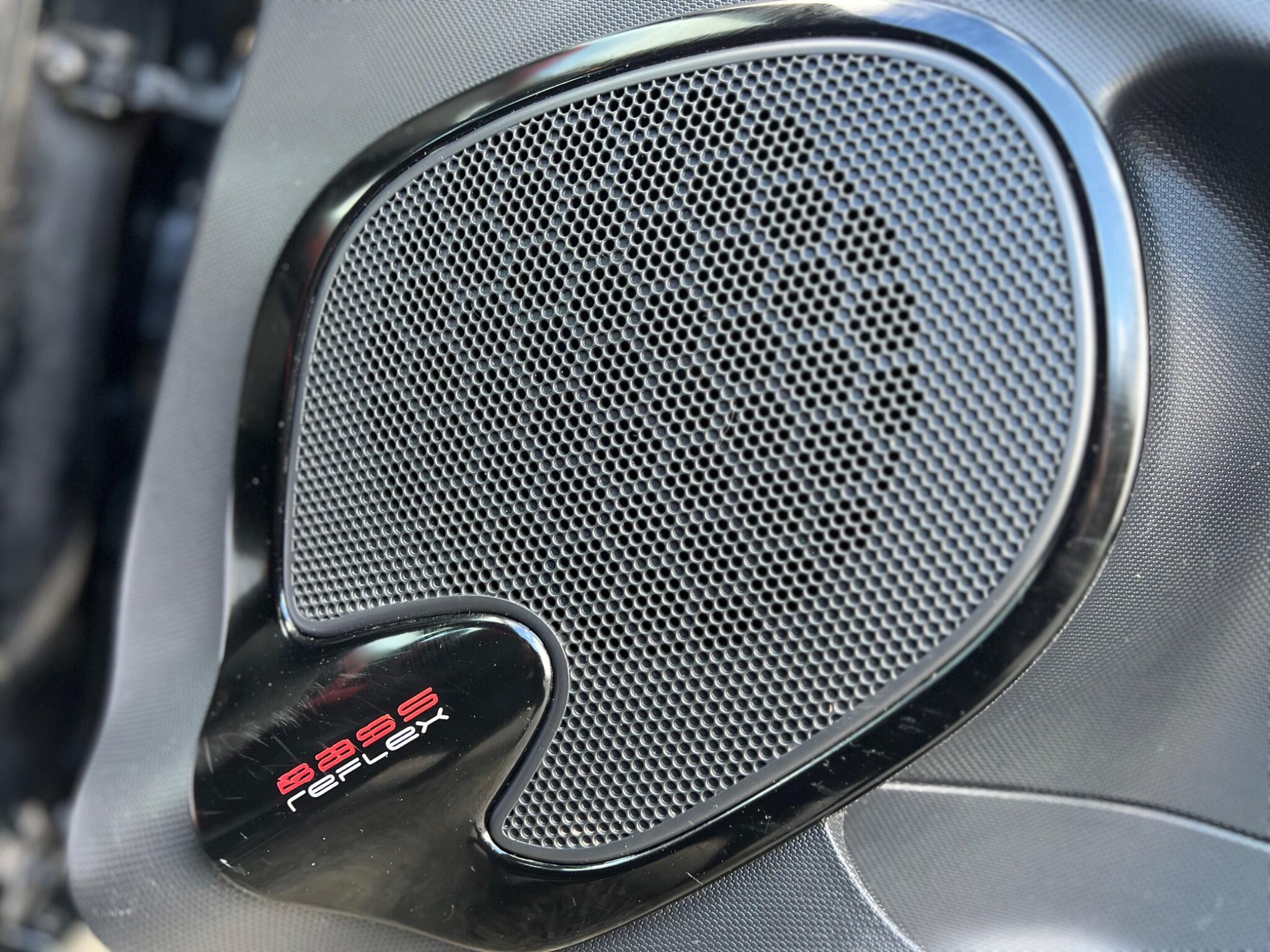 Renault Clio - Image 20