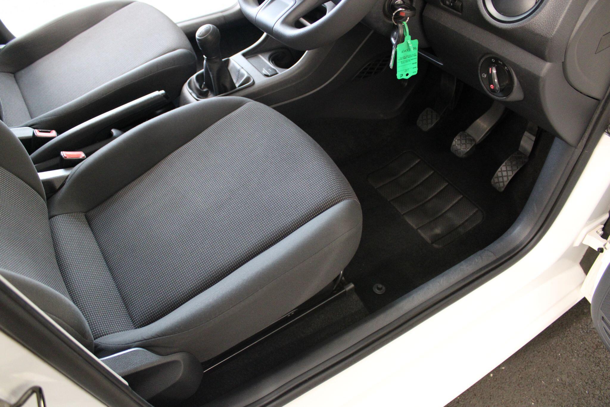 Volkswagen up! - Image 11