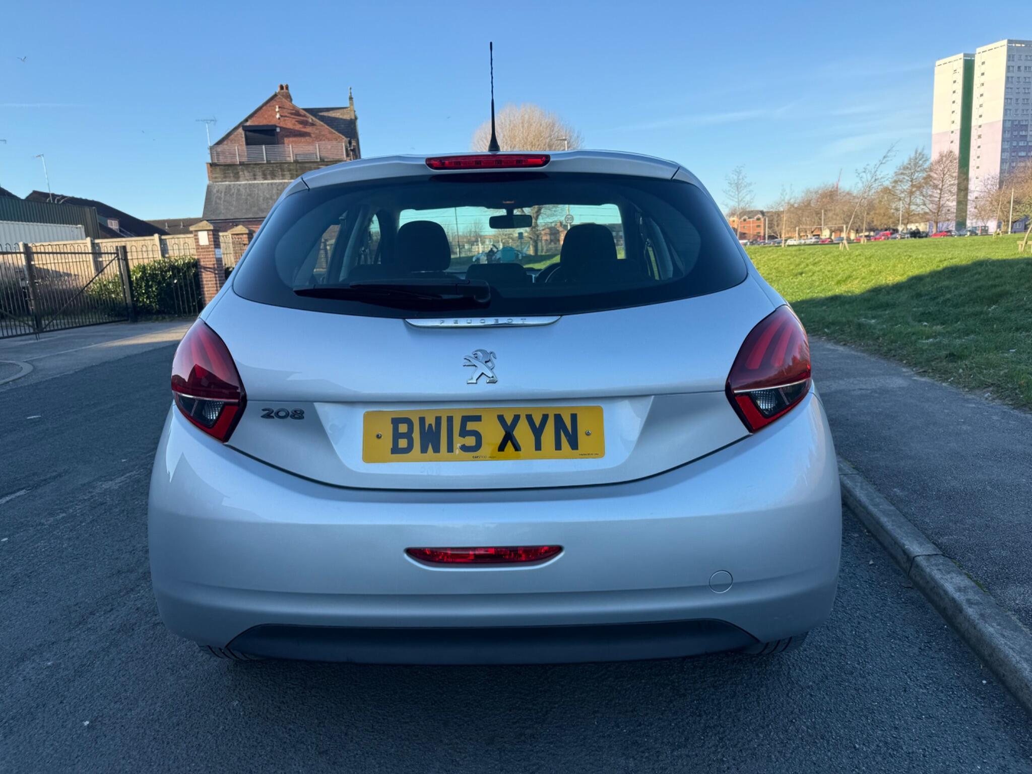 Peugeot 208 - Image 4