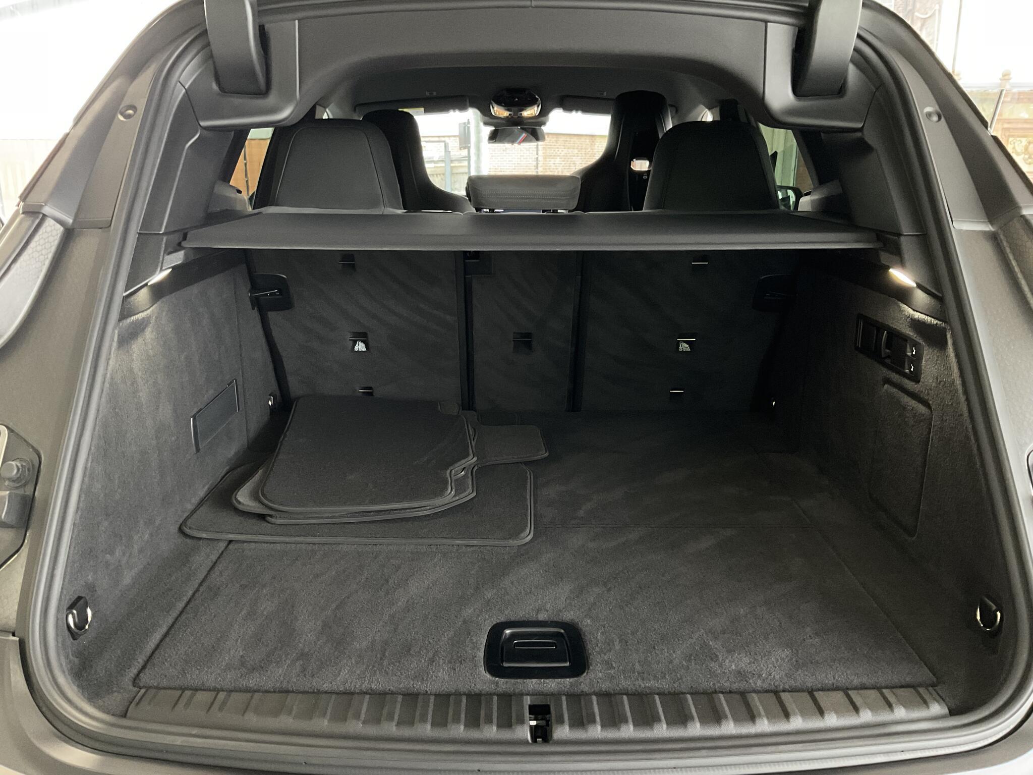 BMW IX - Image 21