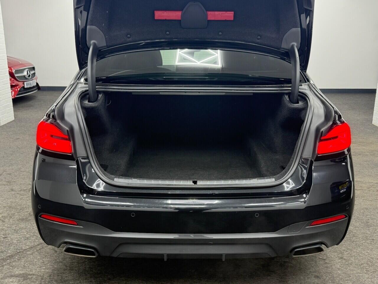 BMW 5 Series - Image 14