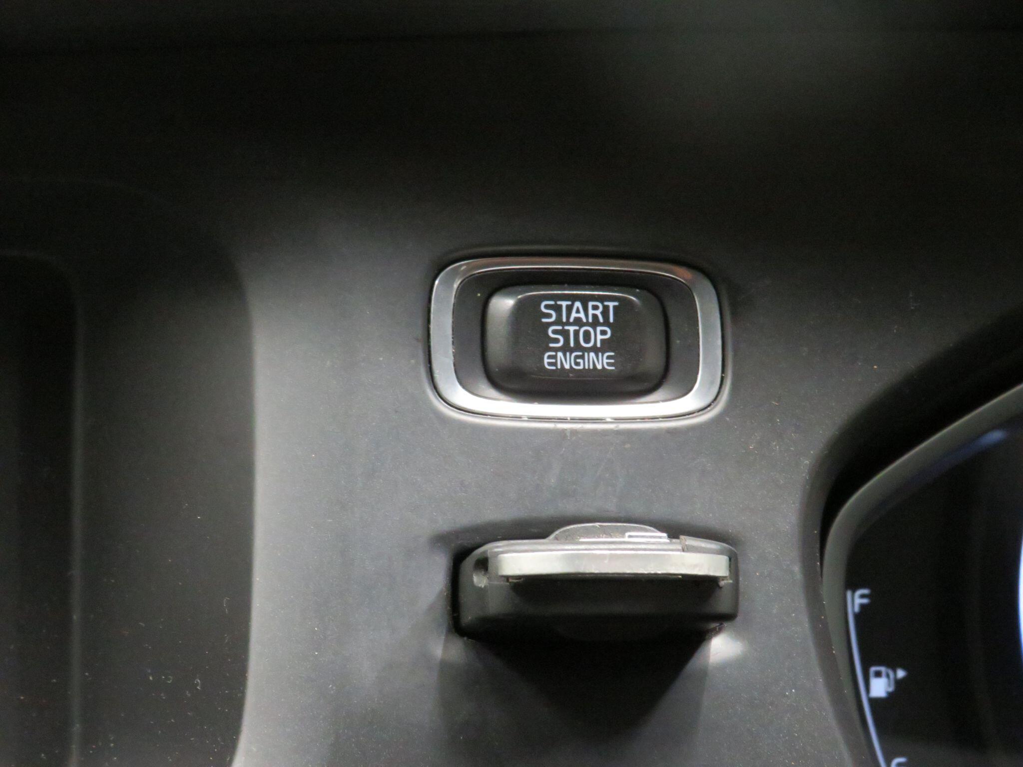 Volvo V40 - Image 19