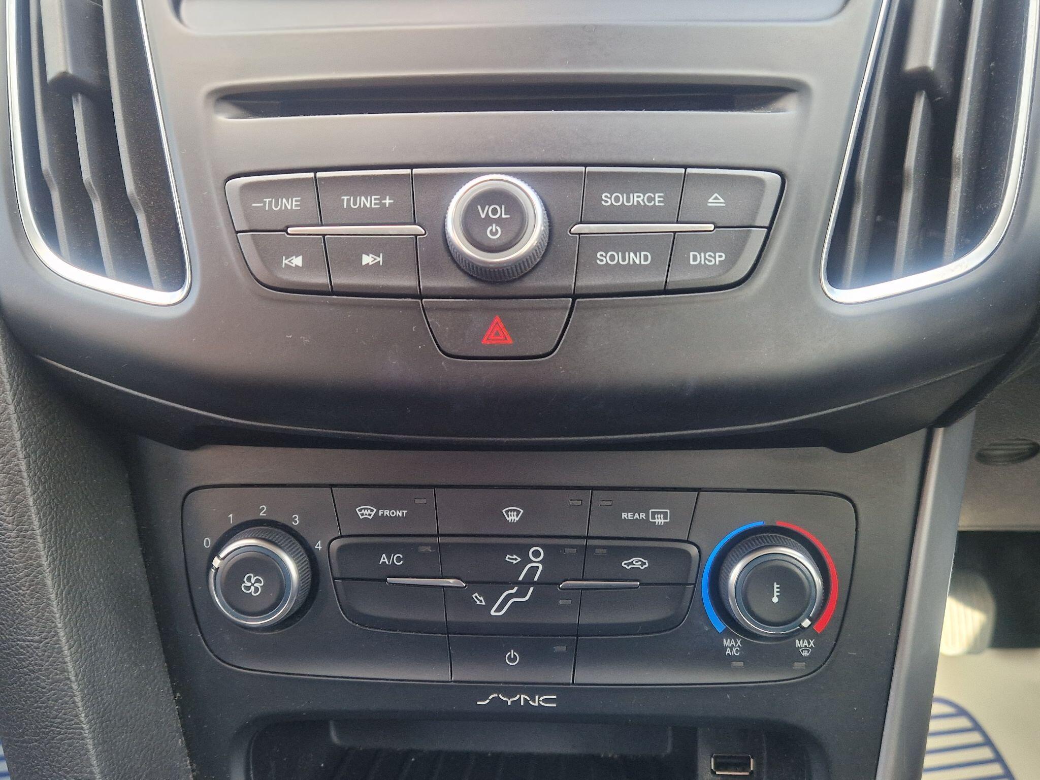 Ford Focus - Image 43