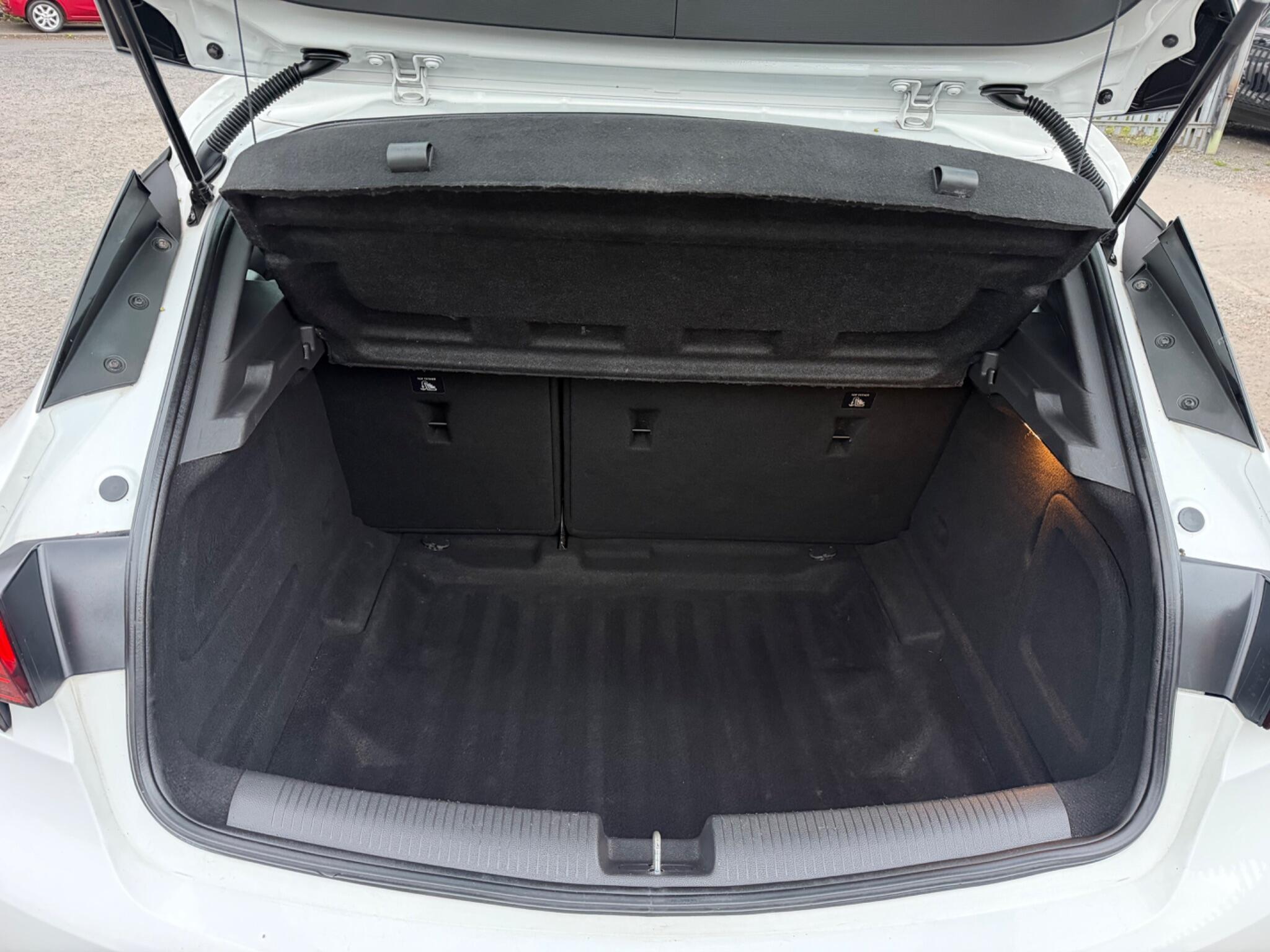 Vauxhall Astra - Image 14