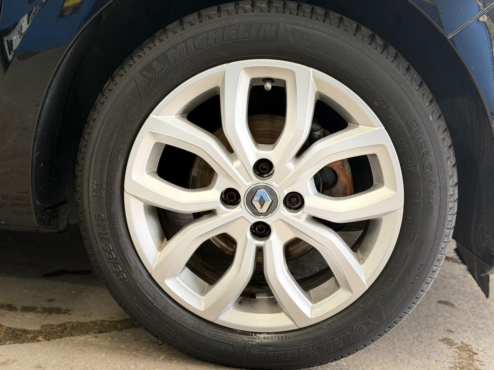 Renault Clio - Image 16