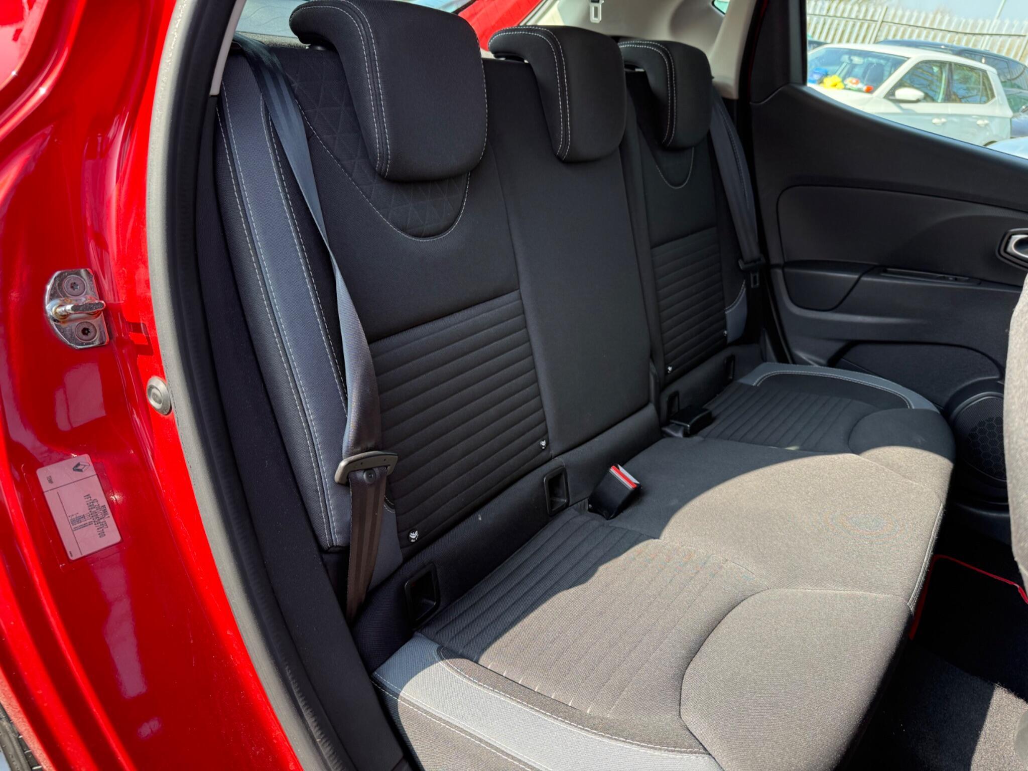 Renault Clio - Image 22