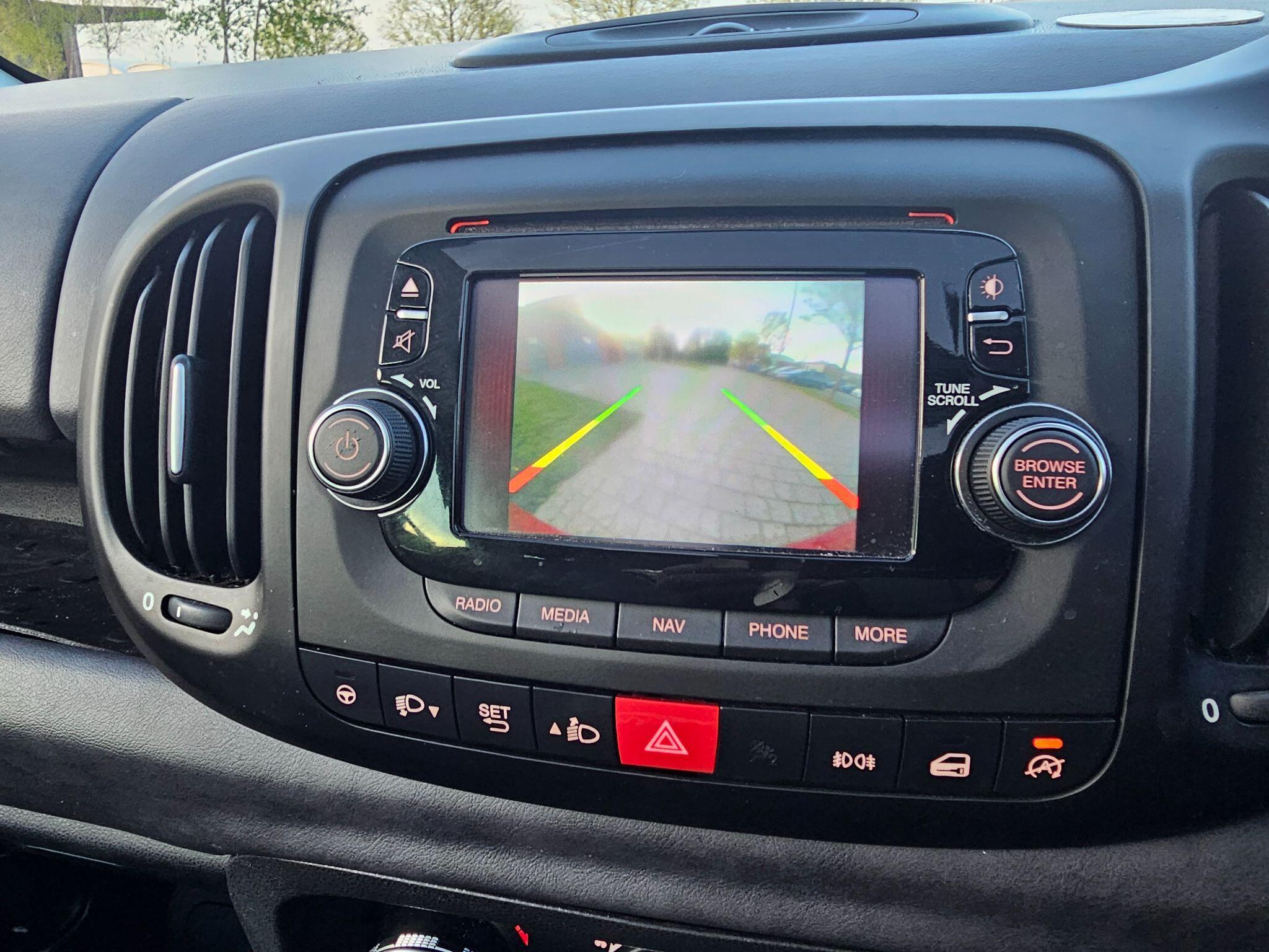 Fiat 500L - Image 23