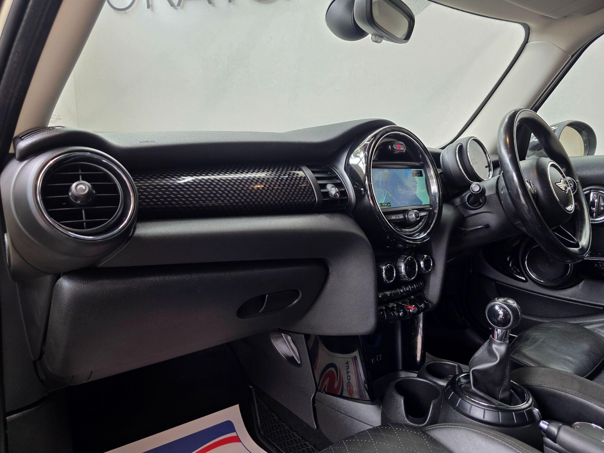 MINI Hatch - Image 15