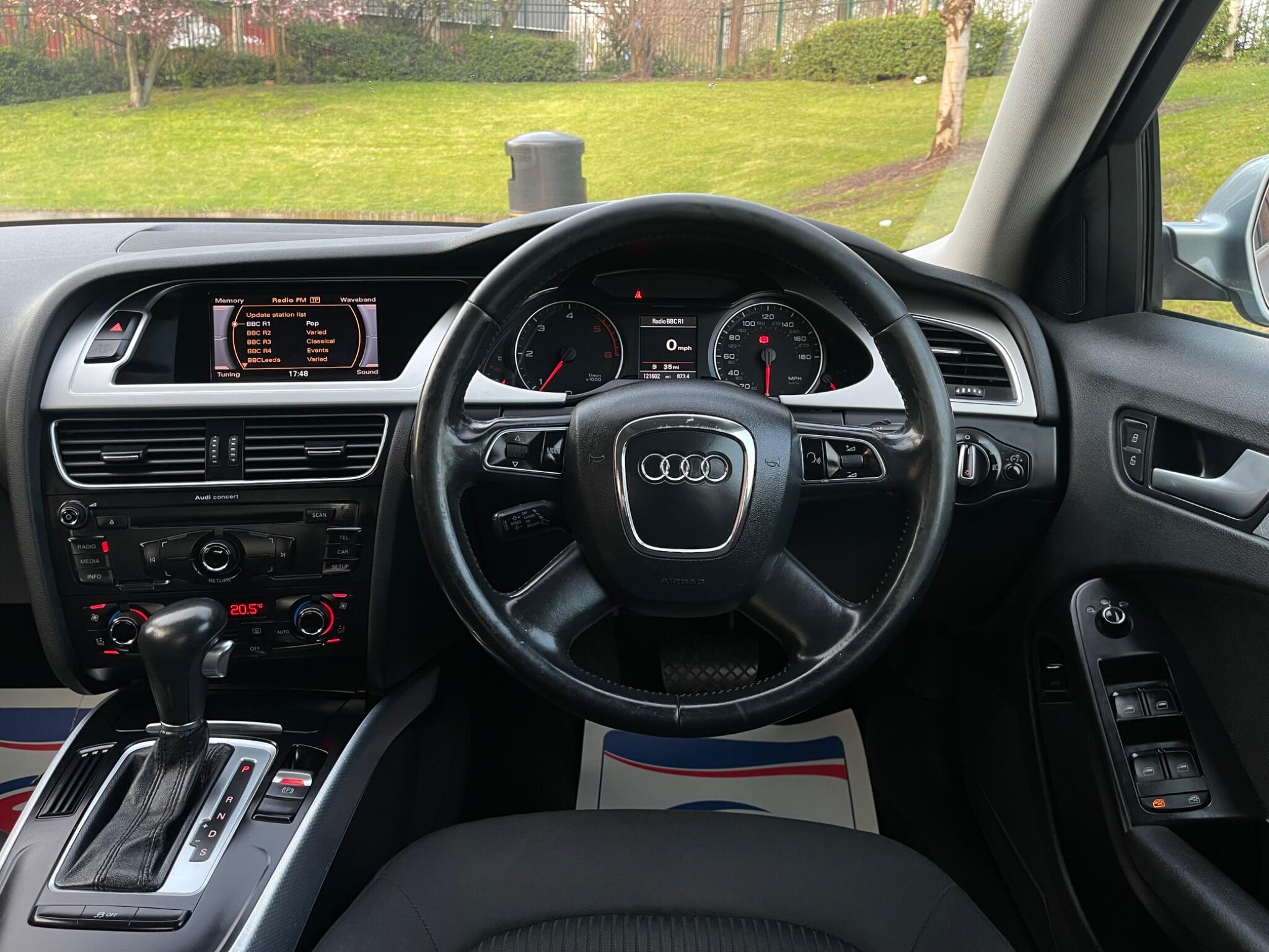 Audi A4 - Image 40