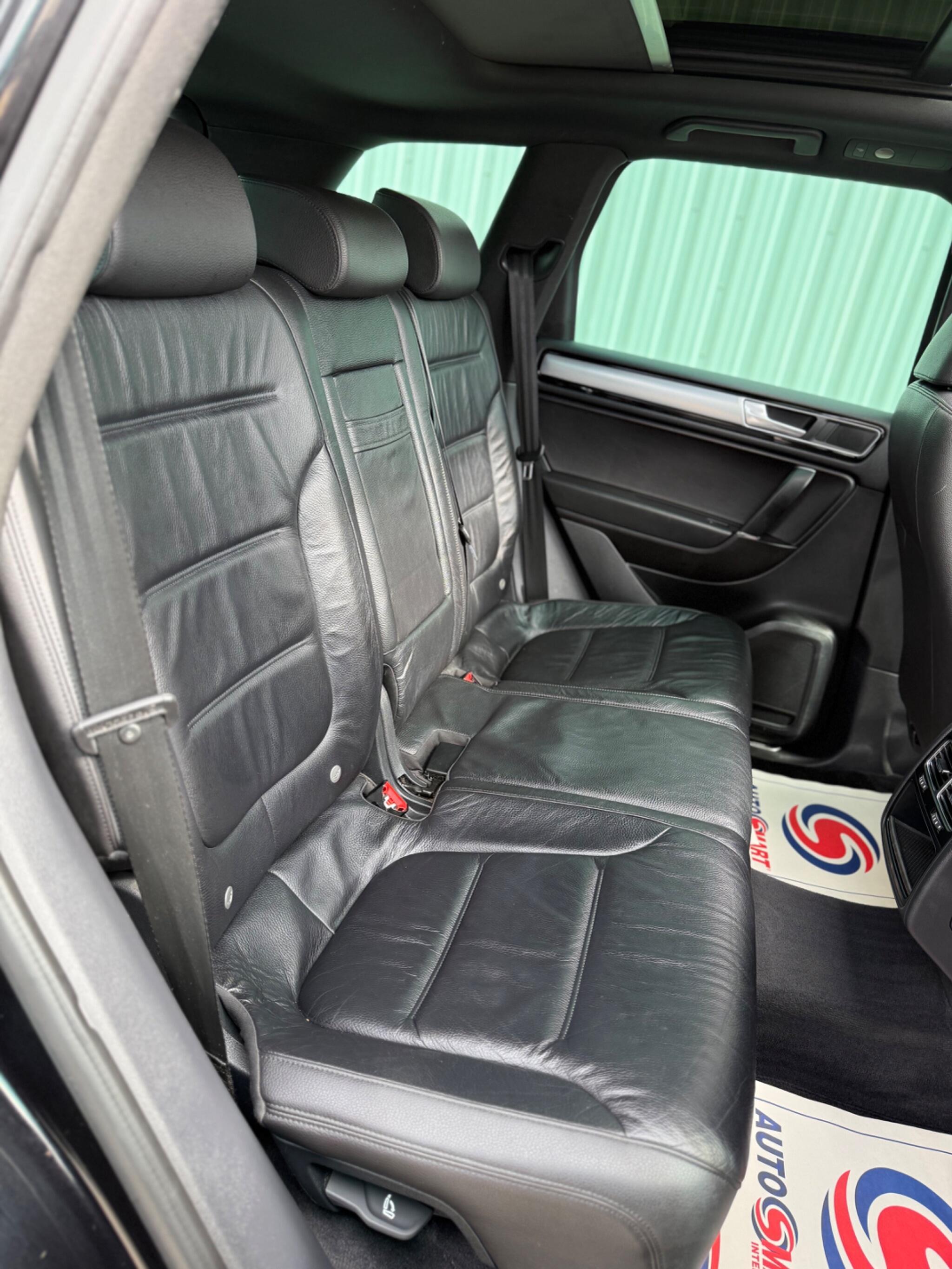 Volkswagen Touareg - Image 29