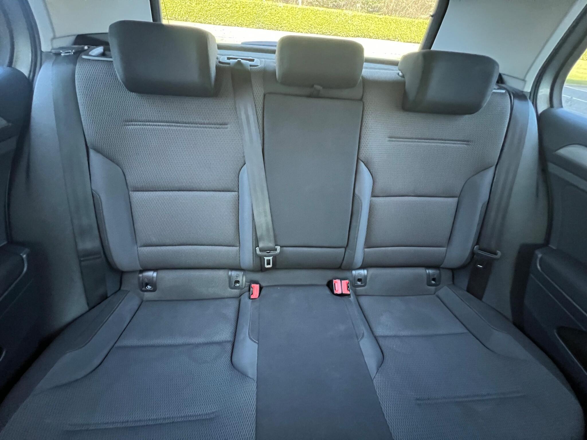 Volkswagen Golf - Image 24