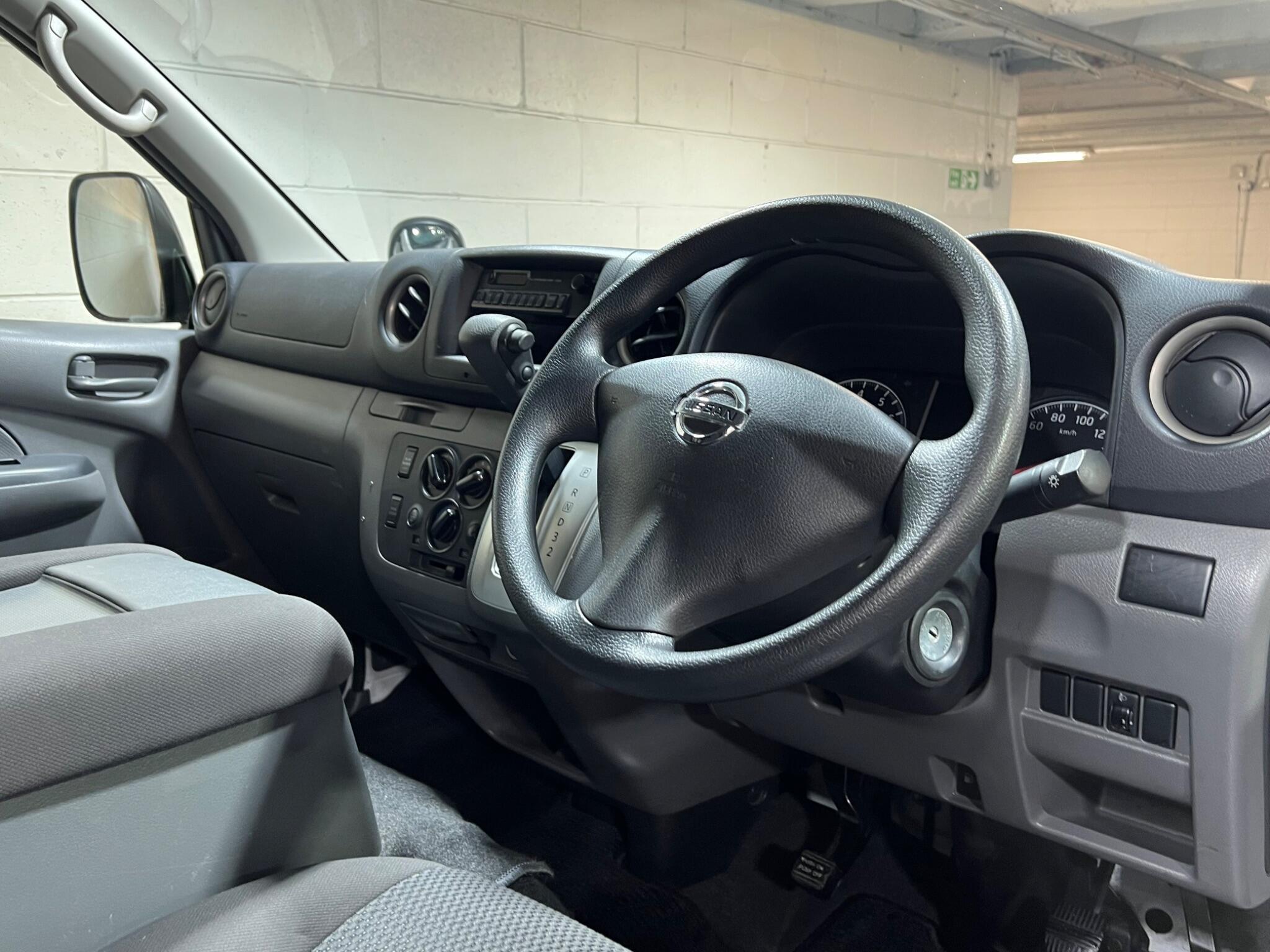 Nissan NV300 - Image 8
