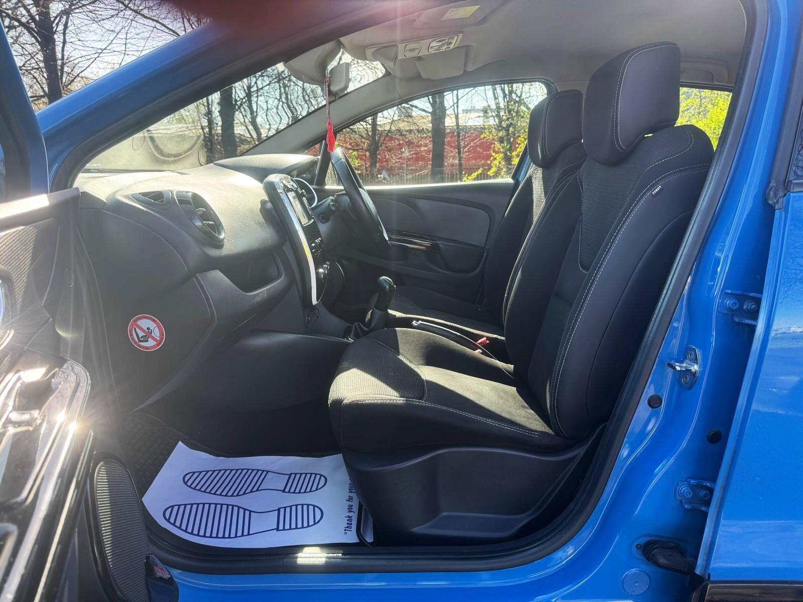 Renault Clio - Image 40