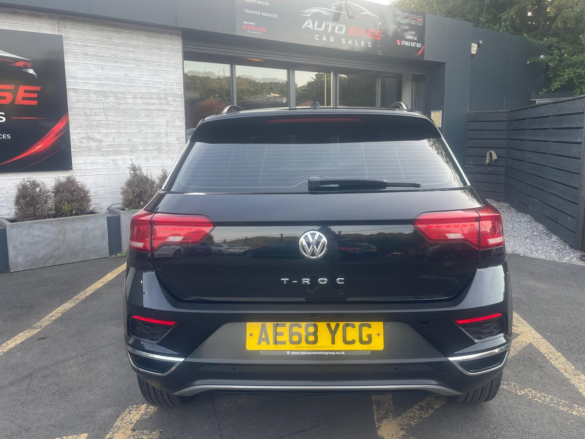 Volkswagen T-Roc - Image 10