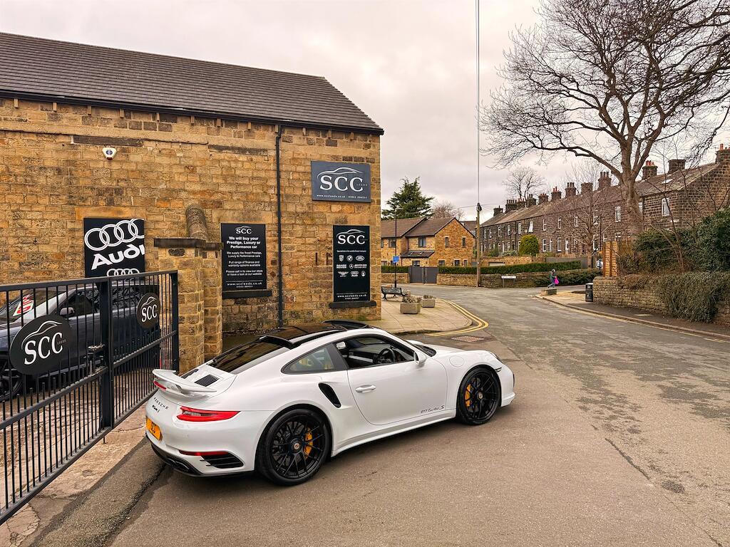 Porsche 911 - Image 23