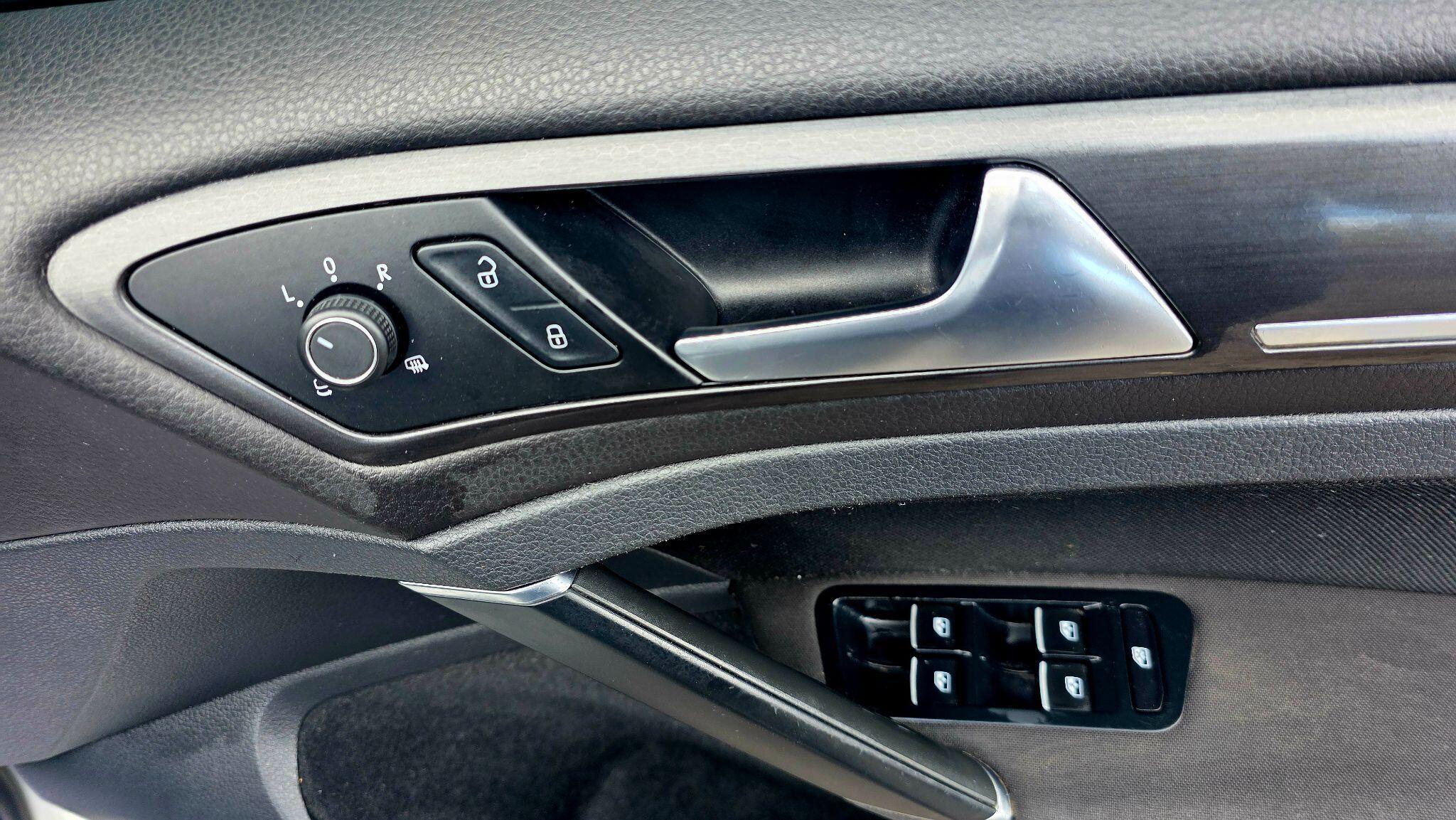 Volkswagen Golf - Image 22