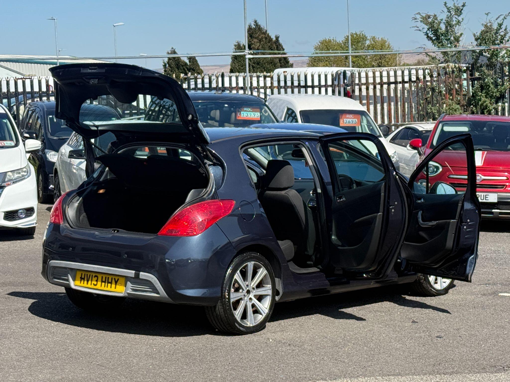 Peugeot 308 - Image 2