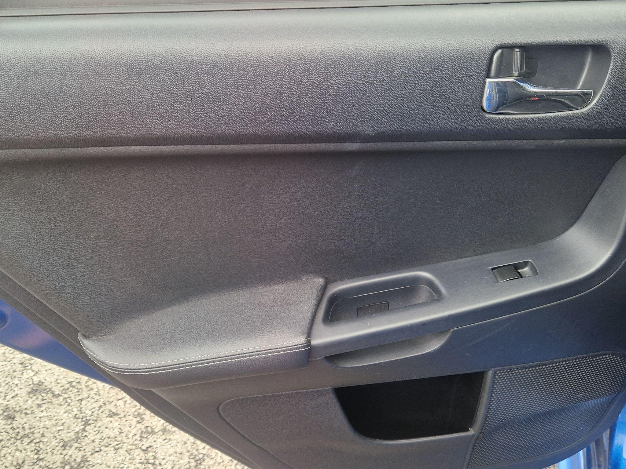 Mitsubishi Lancer - Image 36