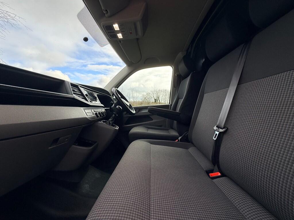 Volkswagen Transporter - Image 22