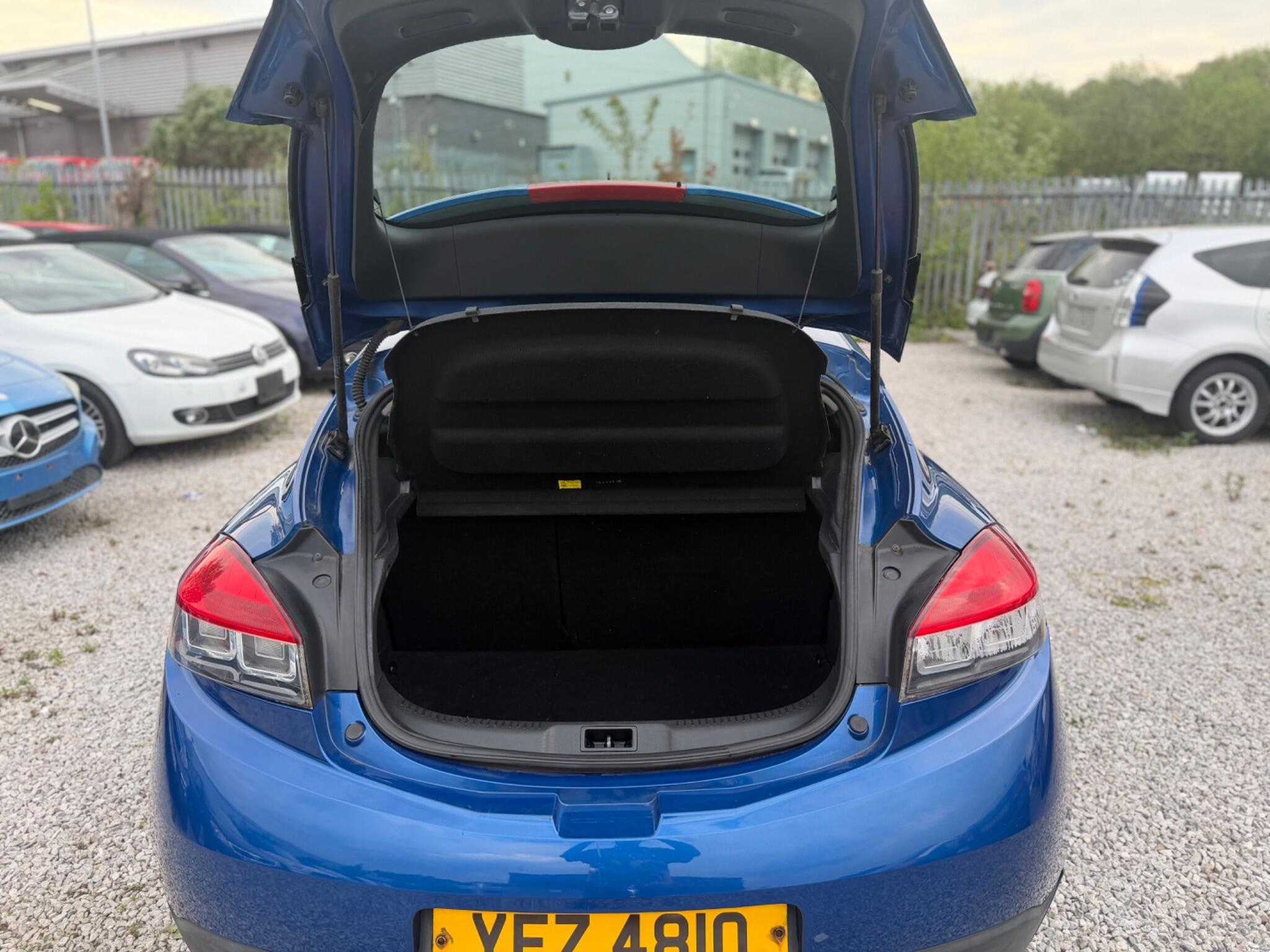 Renault Megane - Image 9