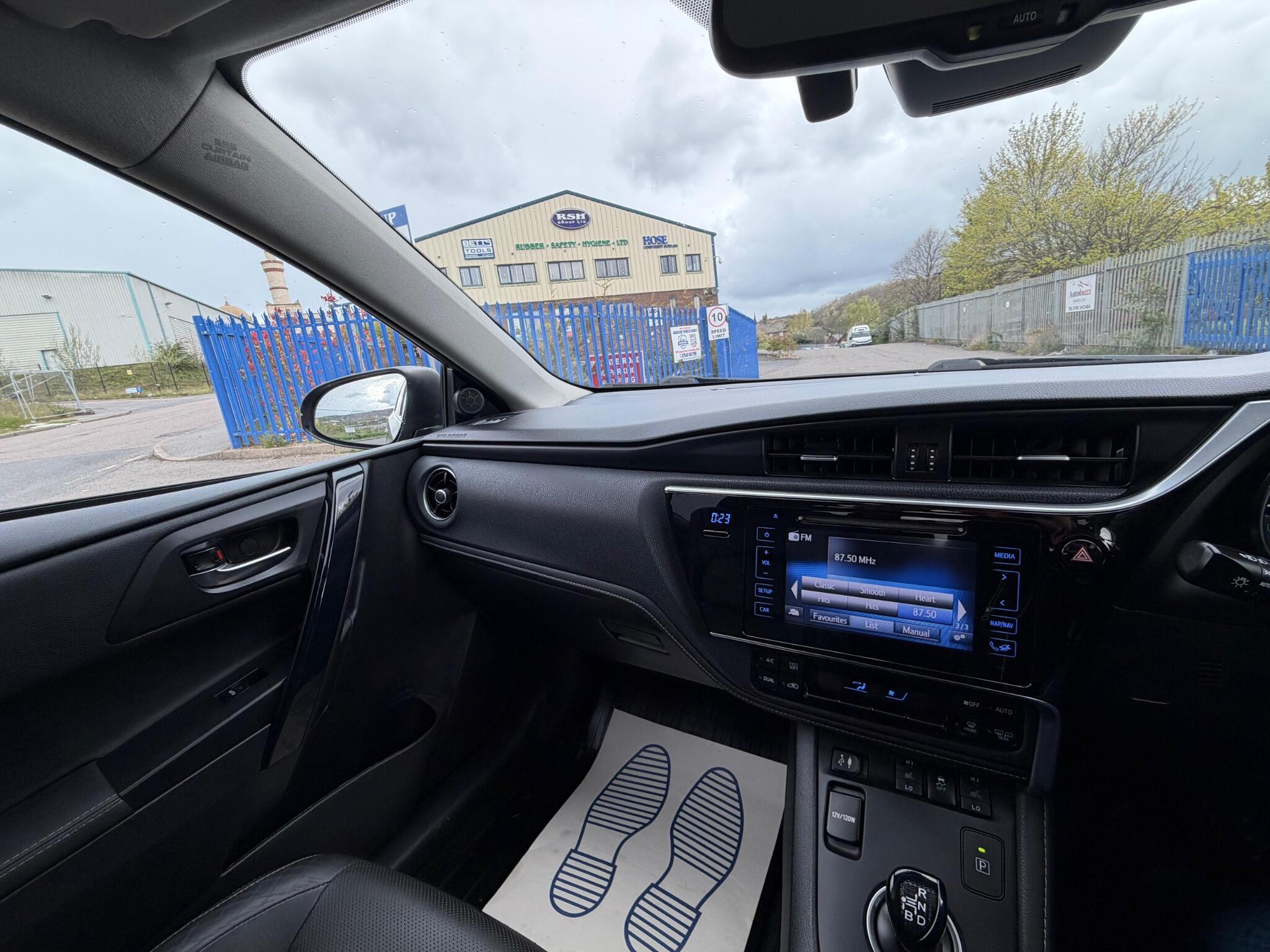 Toyota Auris - Image 16