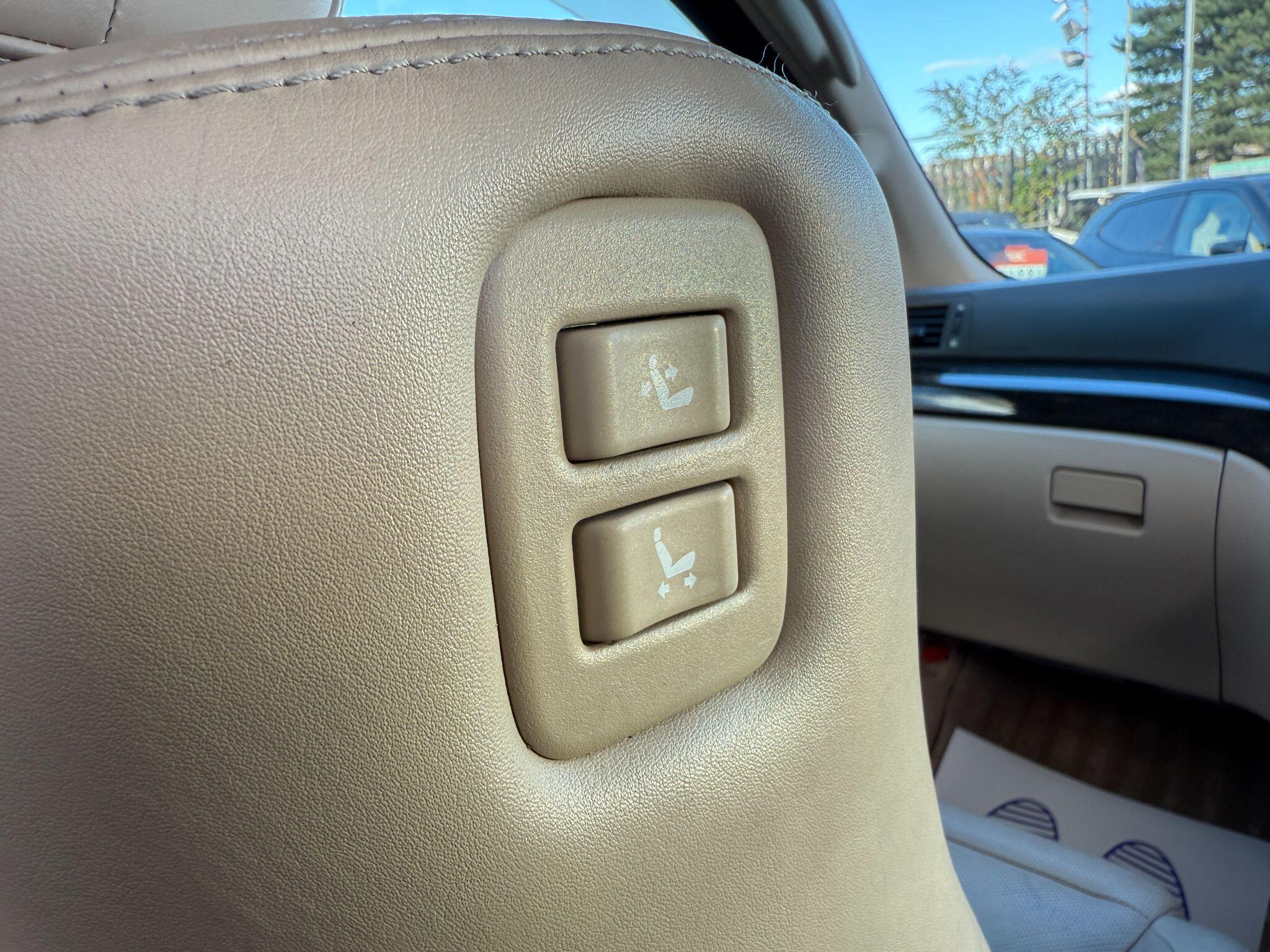 Toyota Alphard - Image 44