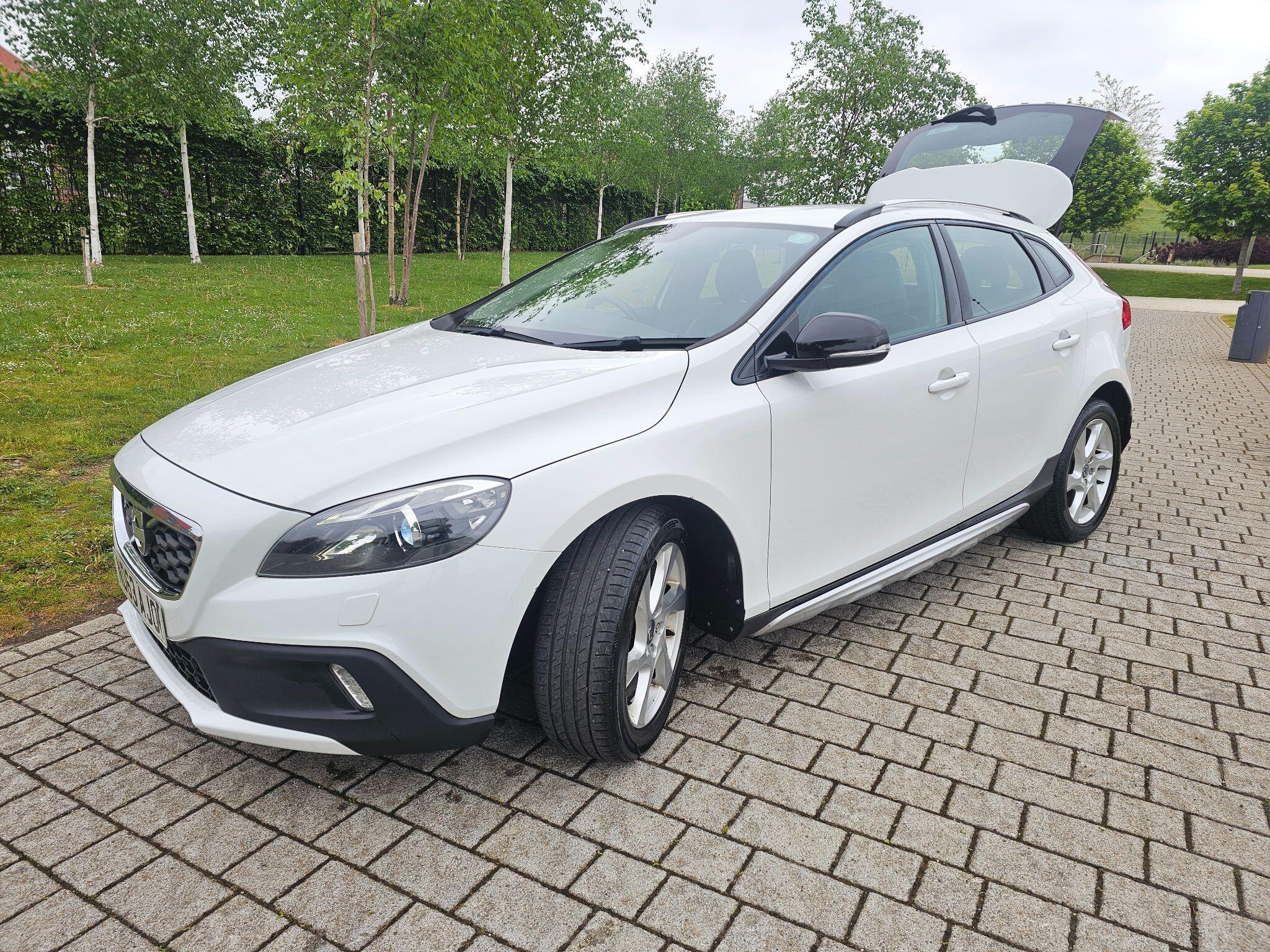 Volvo V40 CROSS COUNTRY - Image 20