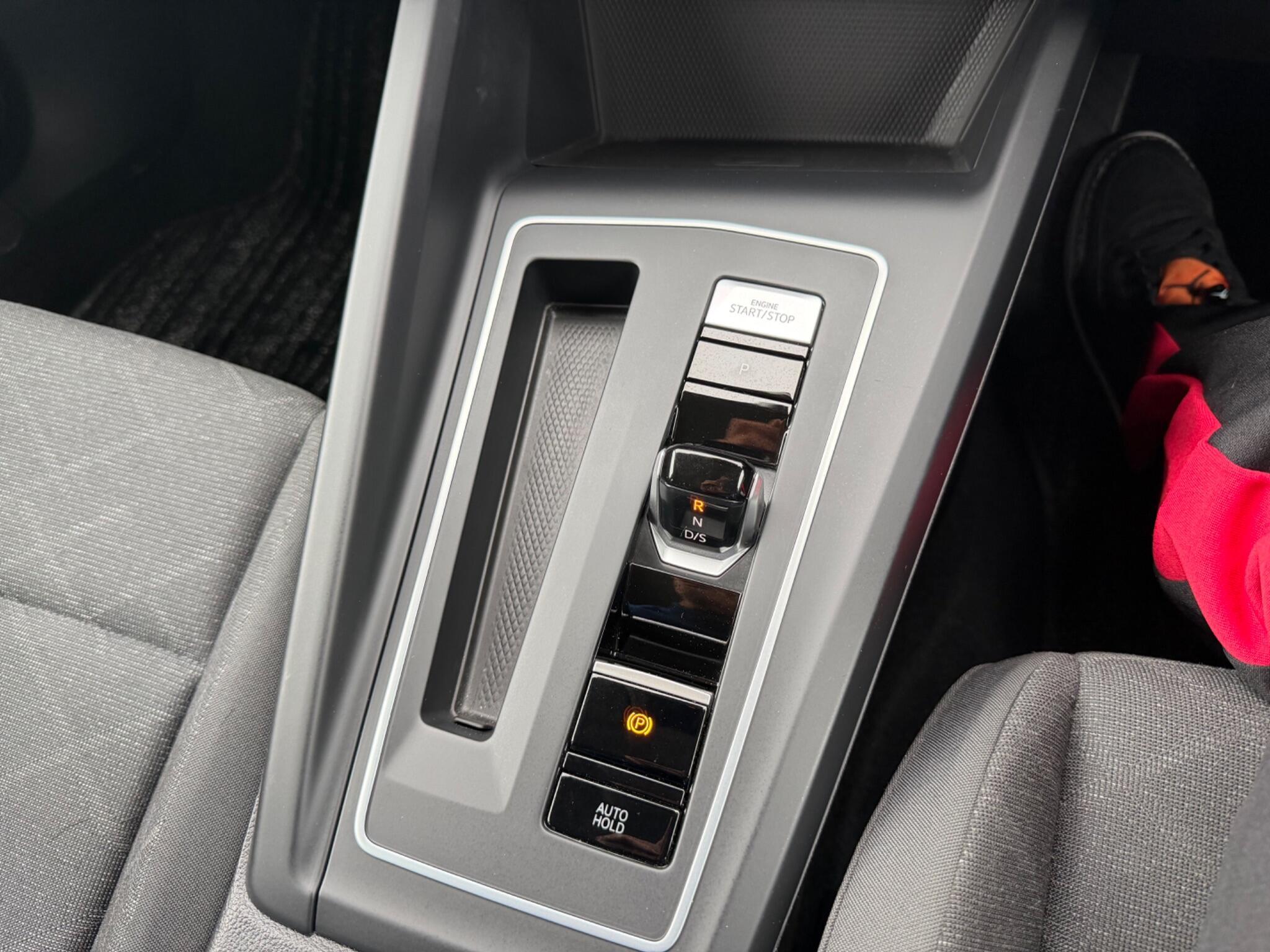 Volkswagen Golf - Image 20
