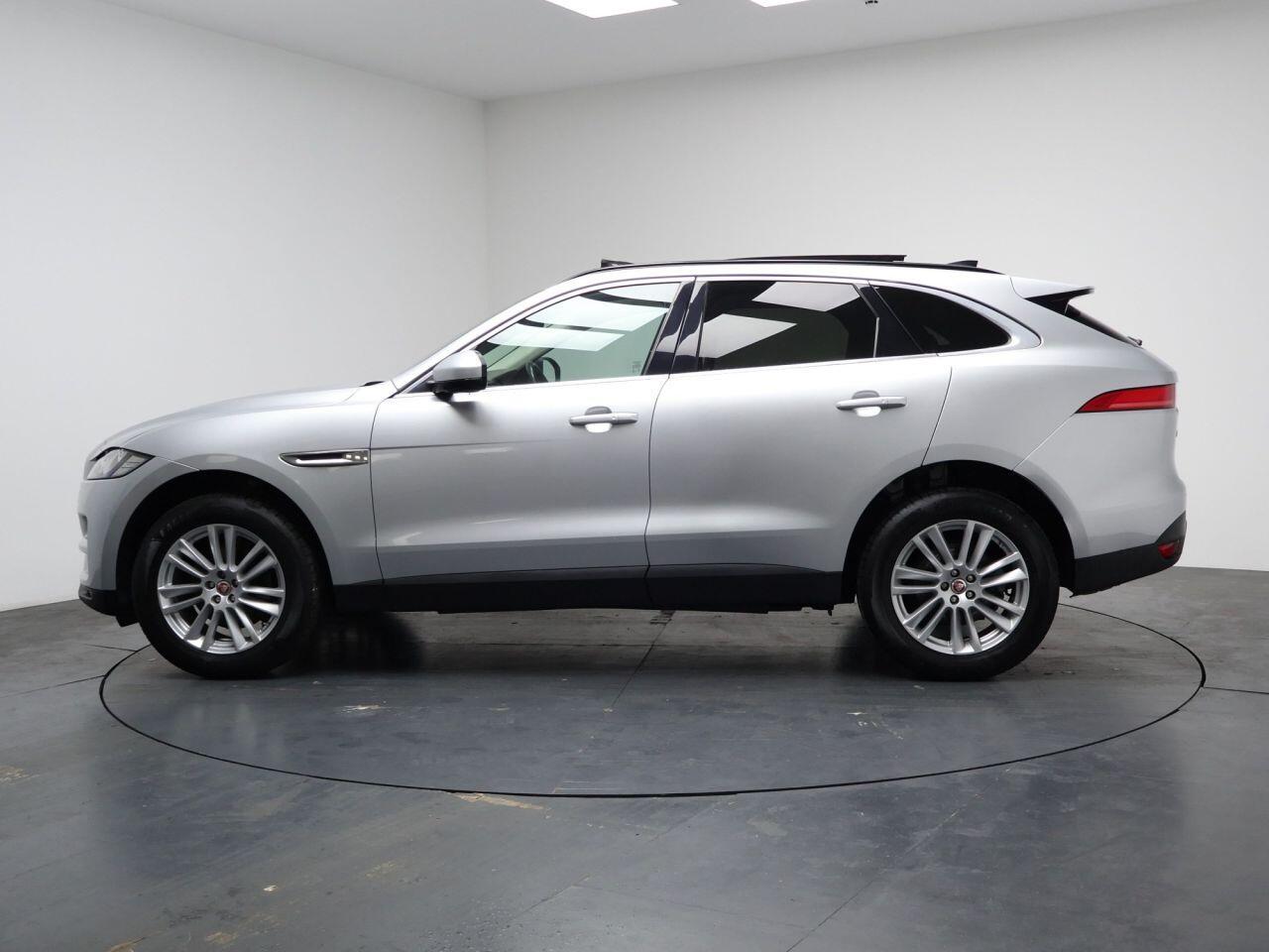 Jaguar F-Pace - Image 8