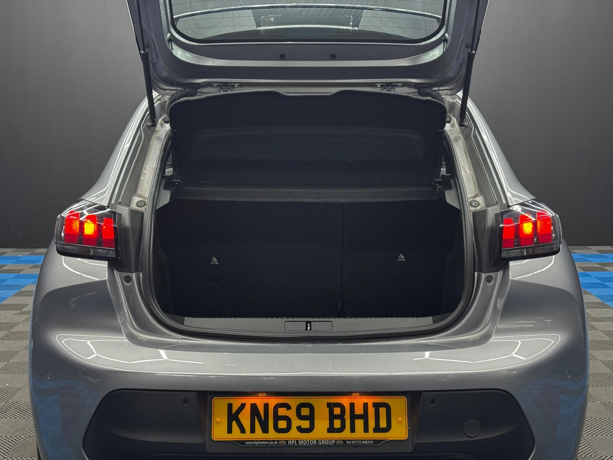 Peugeot 208 - Image 35