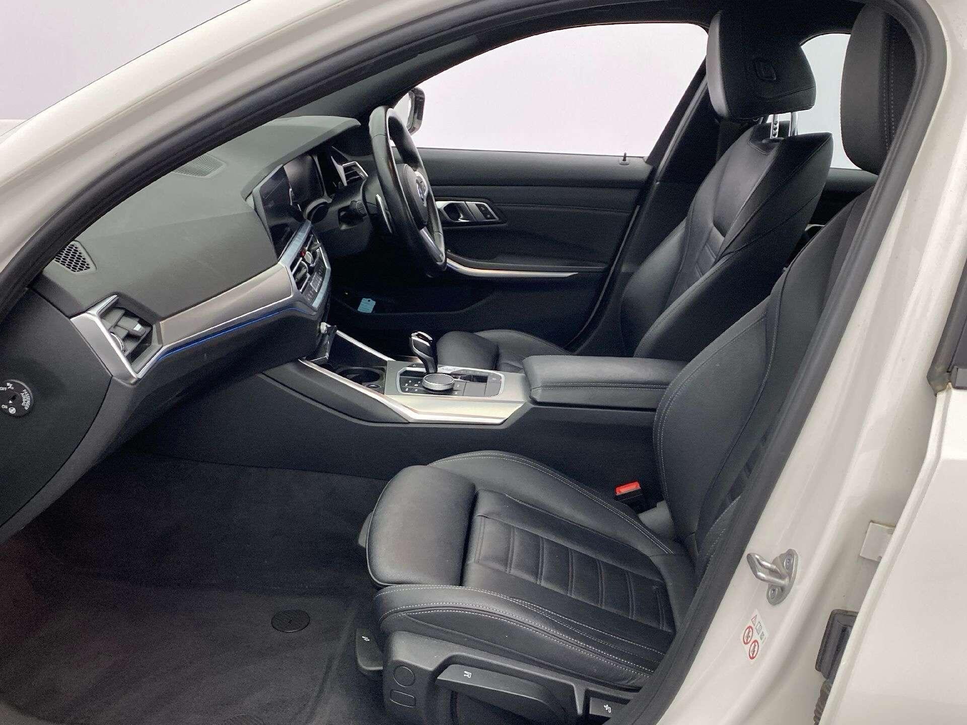 BMW 3 Series - Image 11