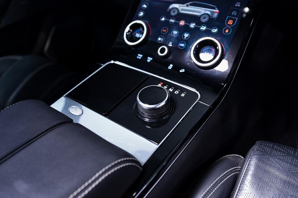 Land Rover Range Rover Velar - Image 19