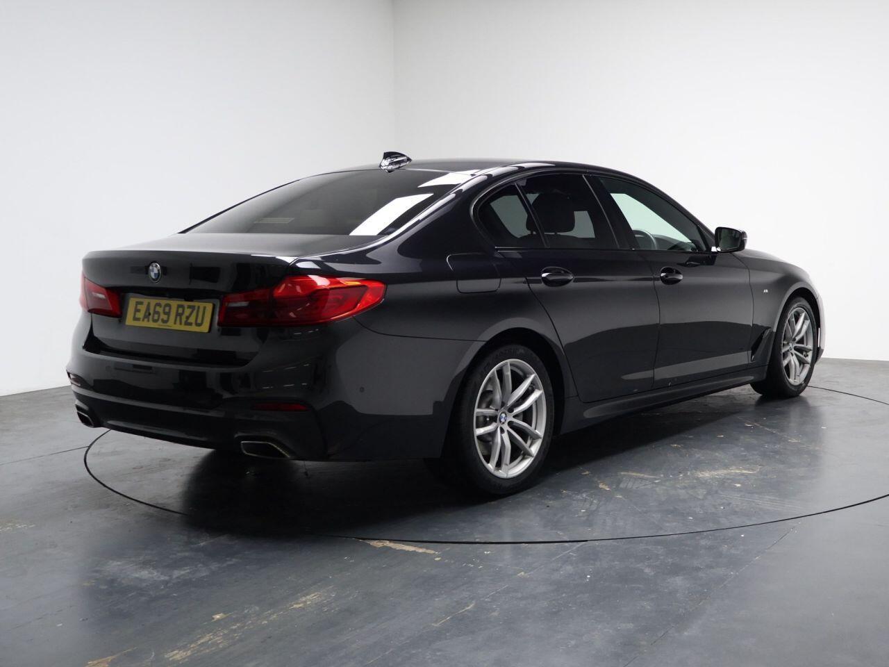 BMW 5 Series - Image 9