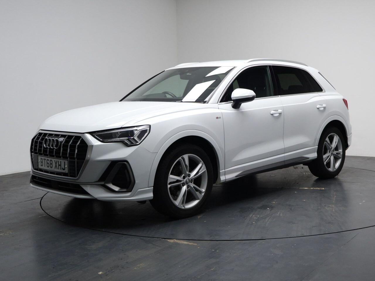 Audi Q3 - Image 8
