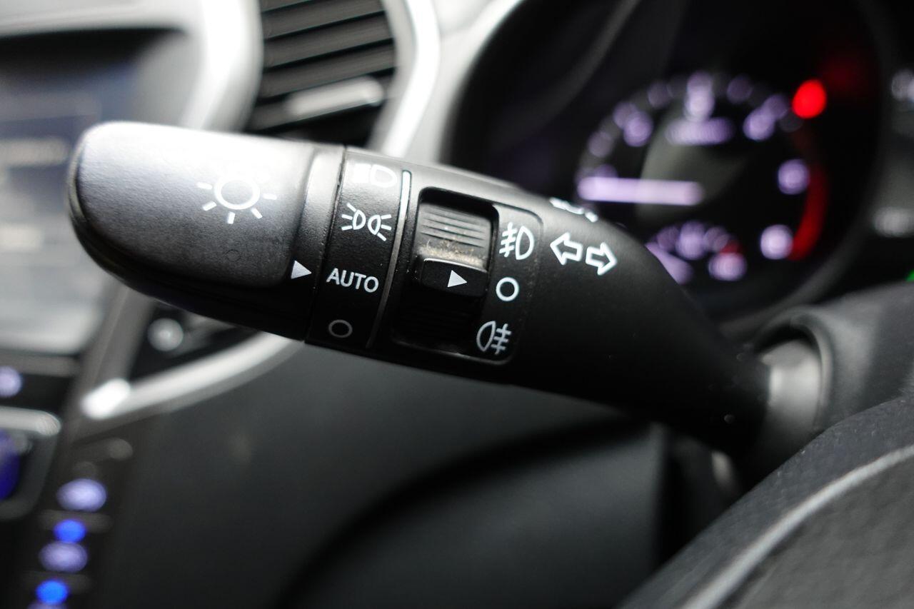 Hyundai Santa Fe - Image 30