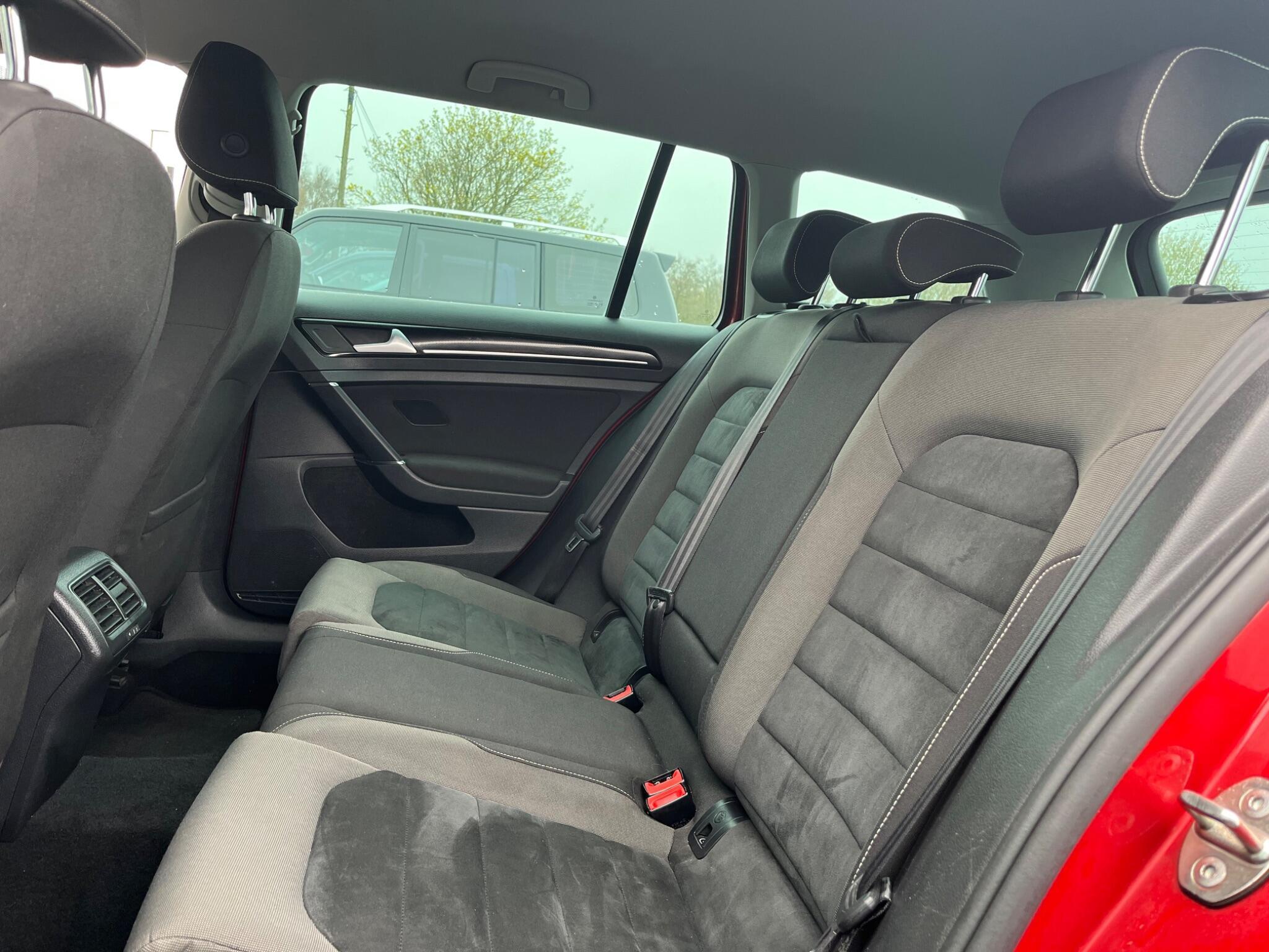 Volkswagen Golf - Image 21