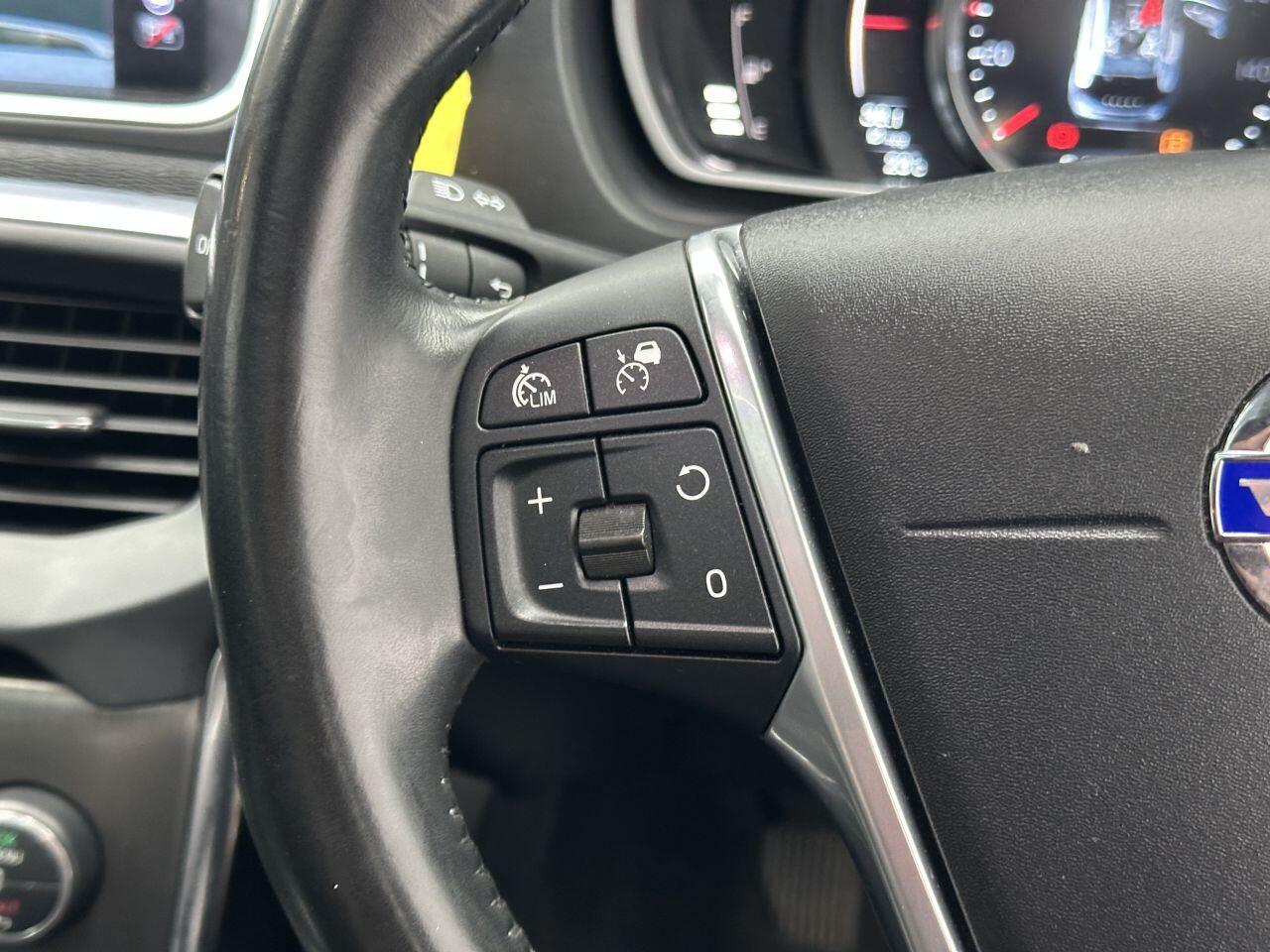 Volvo V40 CROSS COUNTRY - Image 20