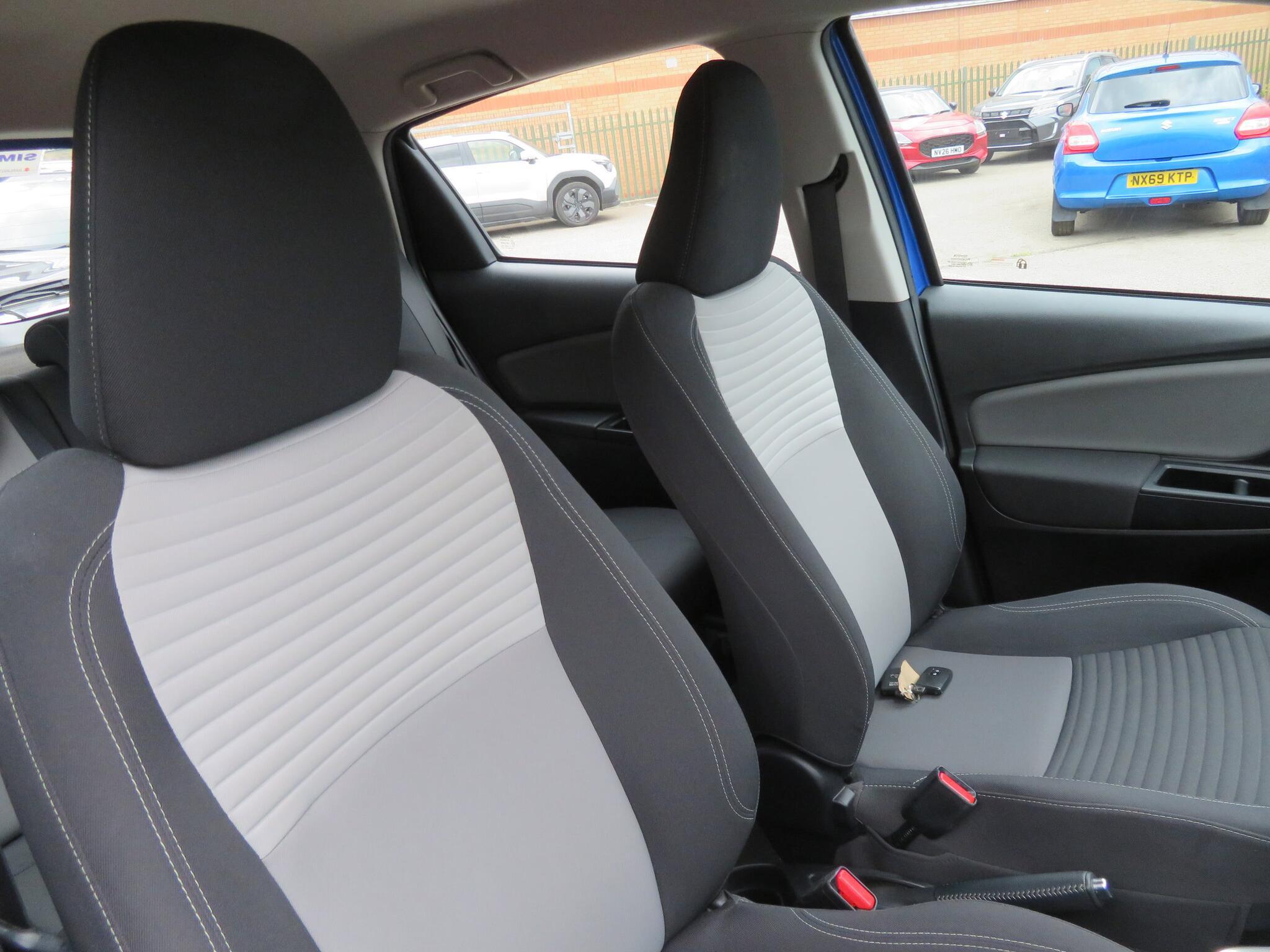 Toyota Yaris - Image 16