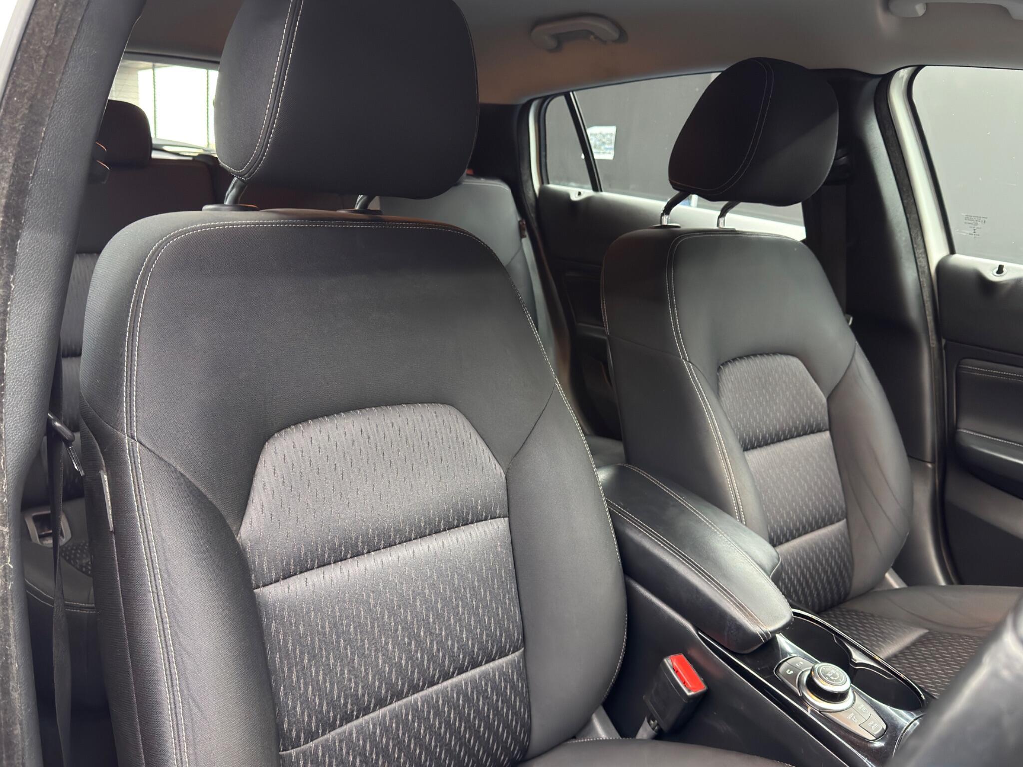 Infiniti Q30 - Image 12