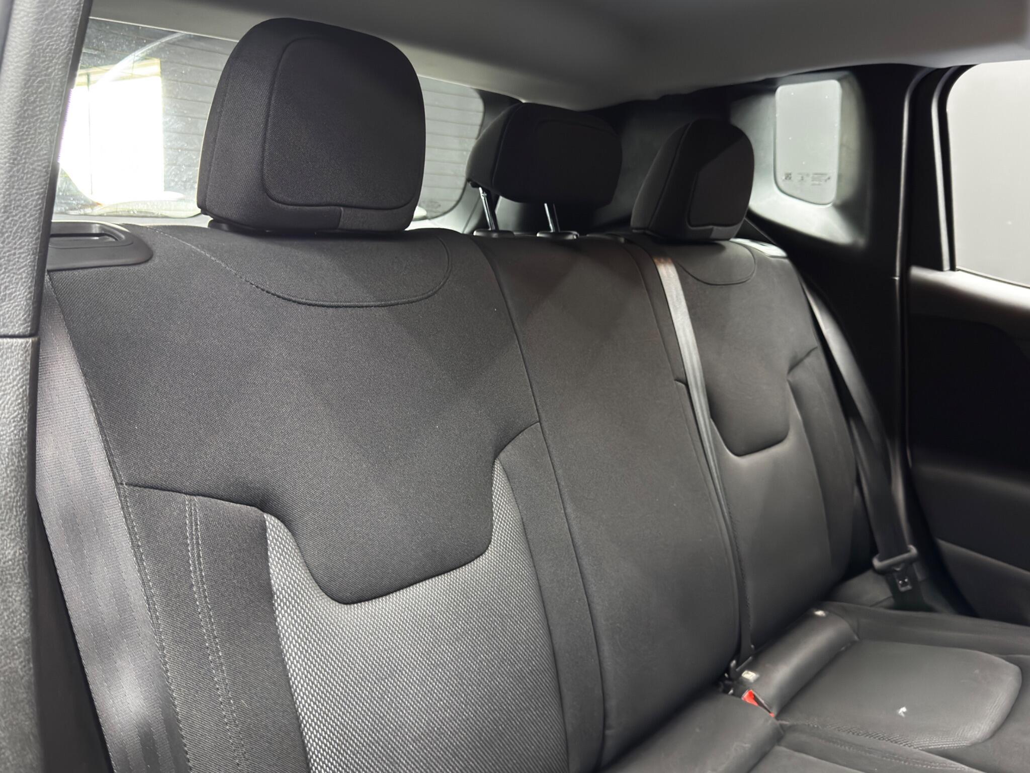 Jeep Renegade - Image 15