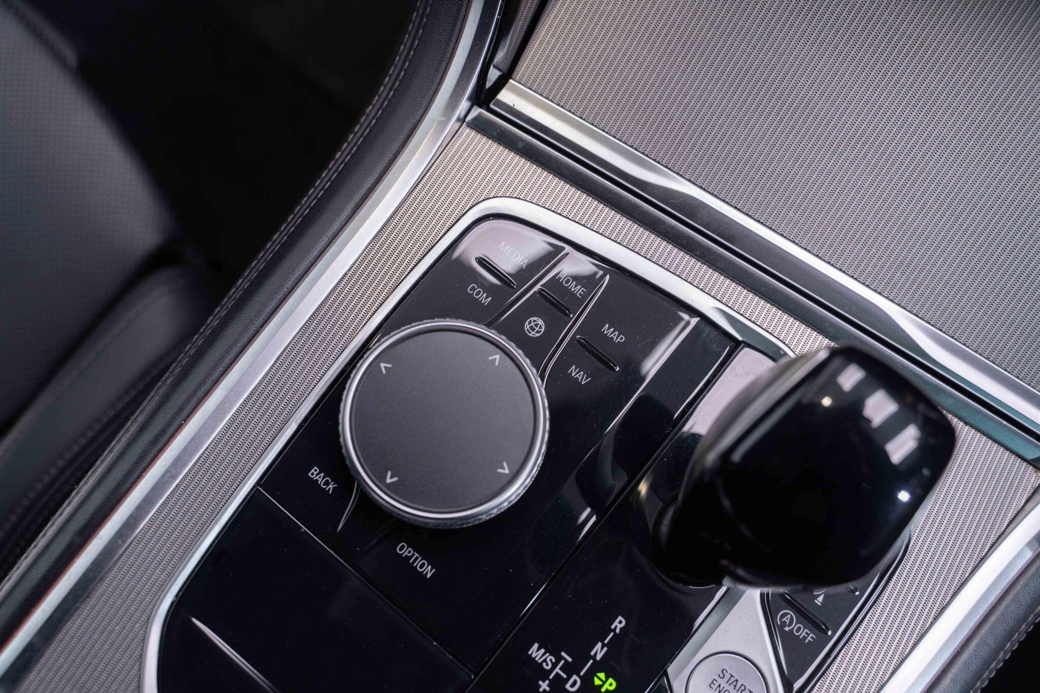 BMW 8 Series - Image 3