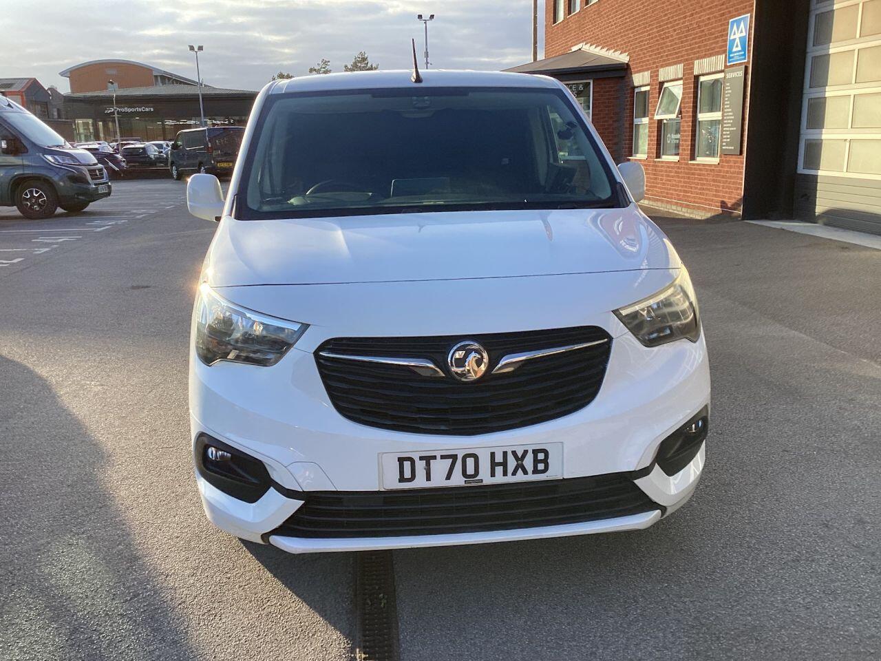 Vauxhall Combo - Image 2