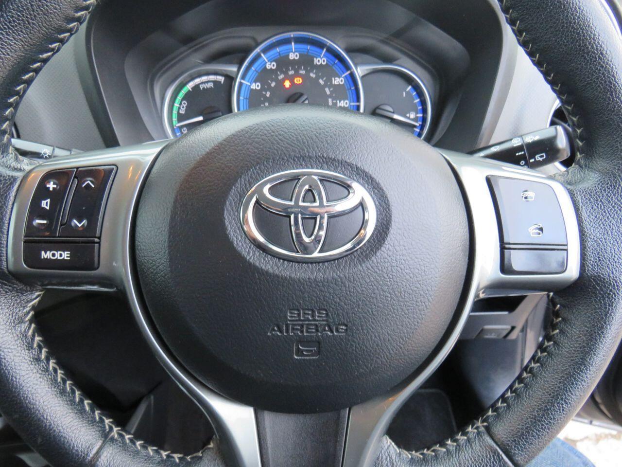 Toyota Yaris - Image 17