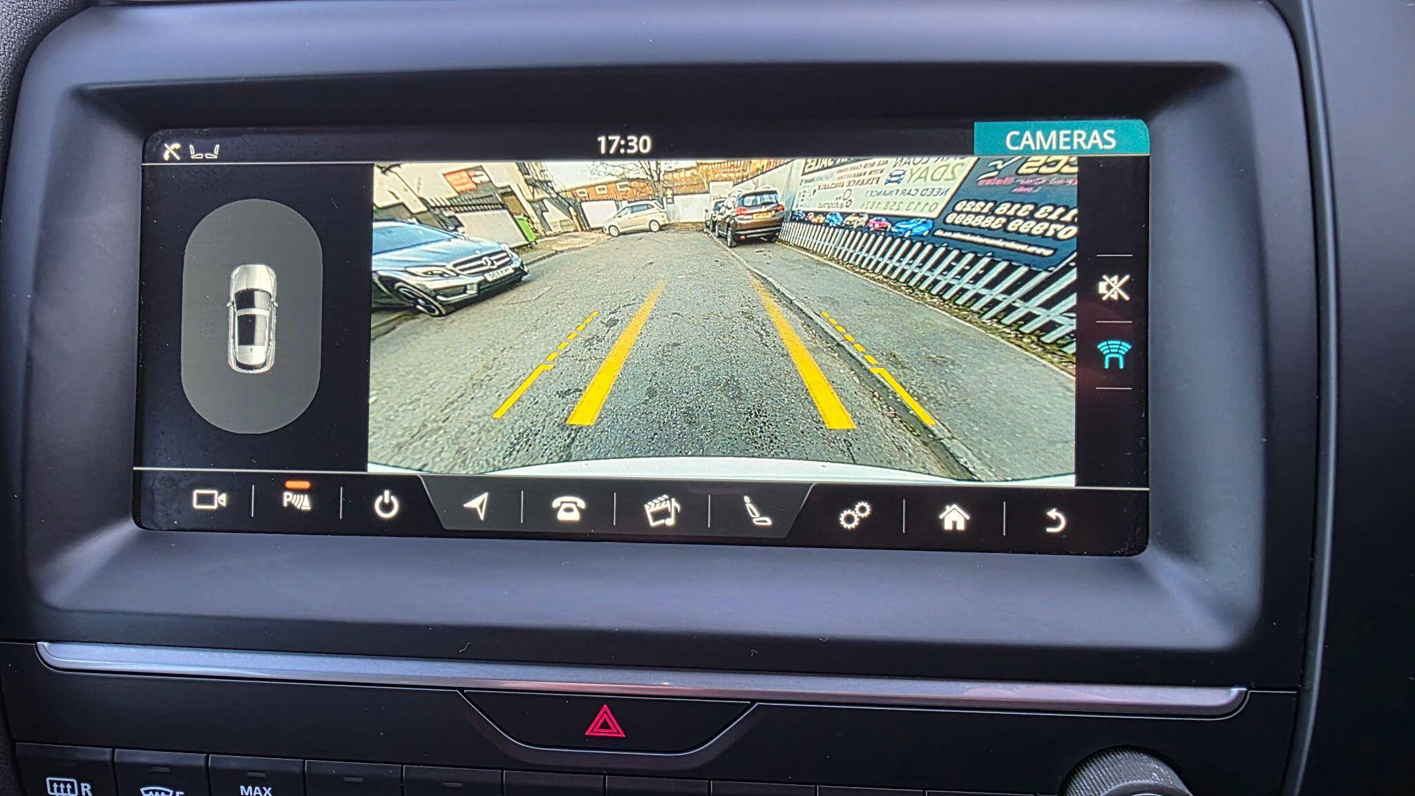 Jaguar E-Pace - Image 27