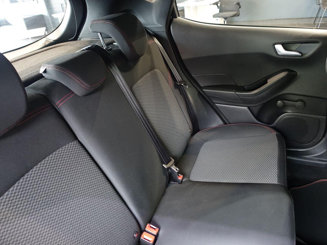 Ford Fiesta - Image 14