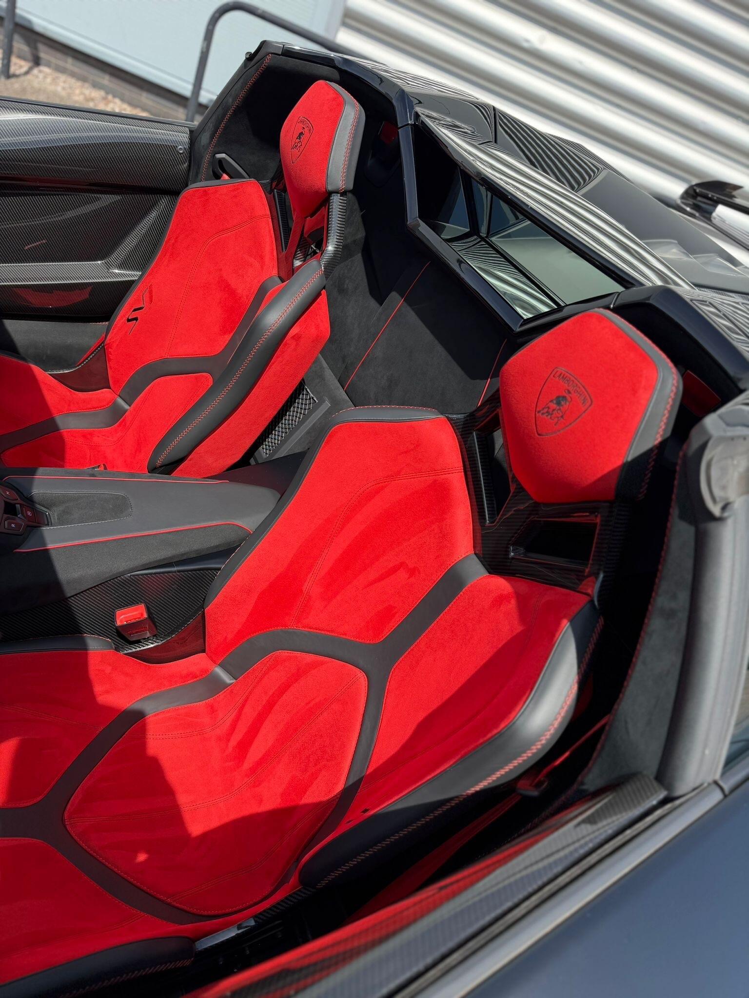 Lamborghini Aventador - Image 19