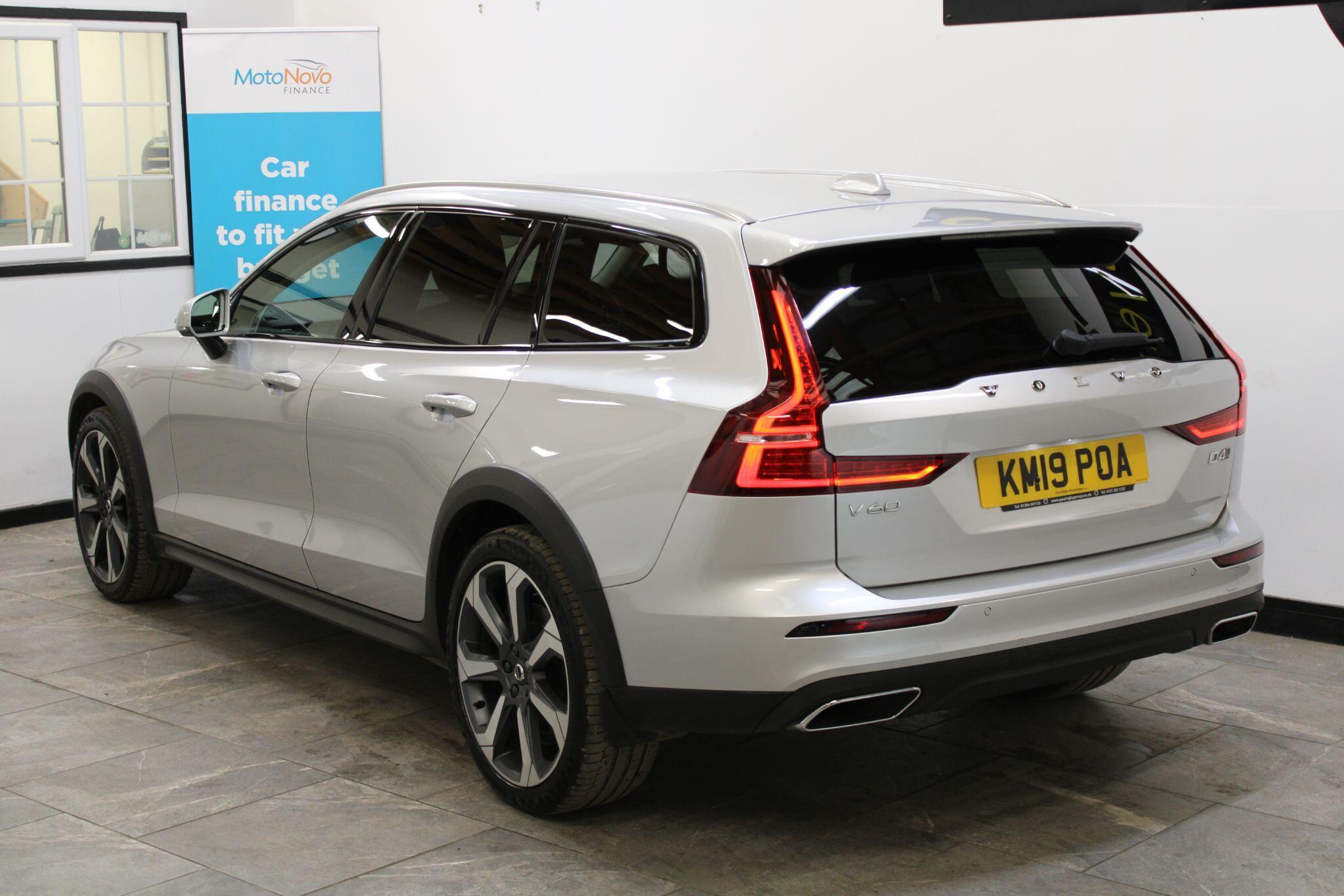 Volvo V60 CROSS COUNTRY - Image 21