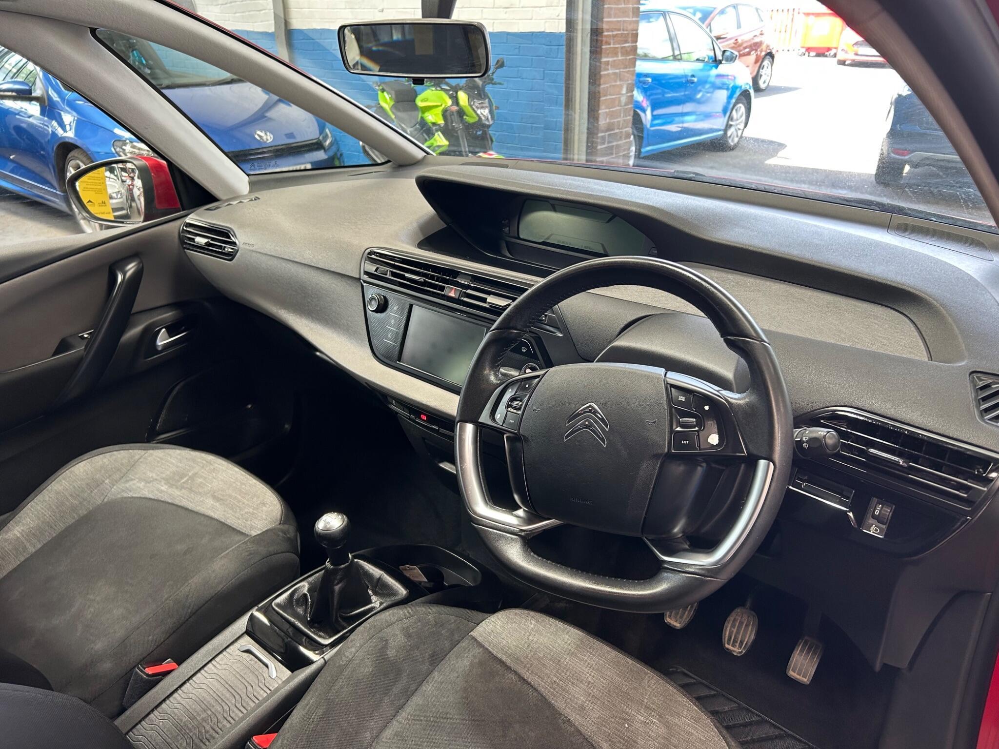 Citroen C4 Picasso - Image 9