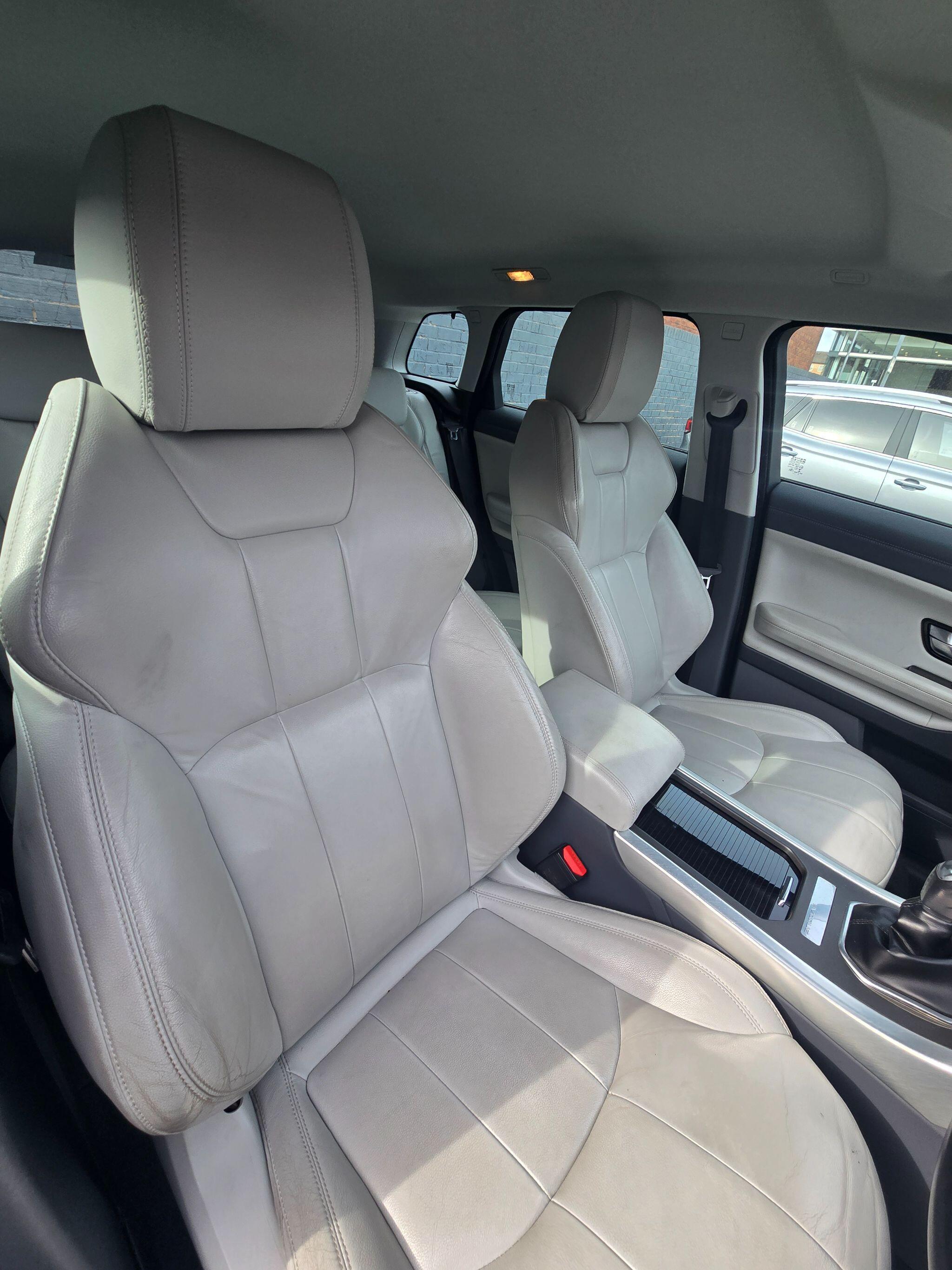 Land Rover Range Rover Evoque - Image 32